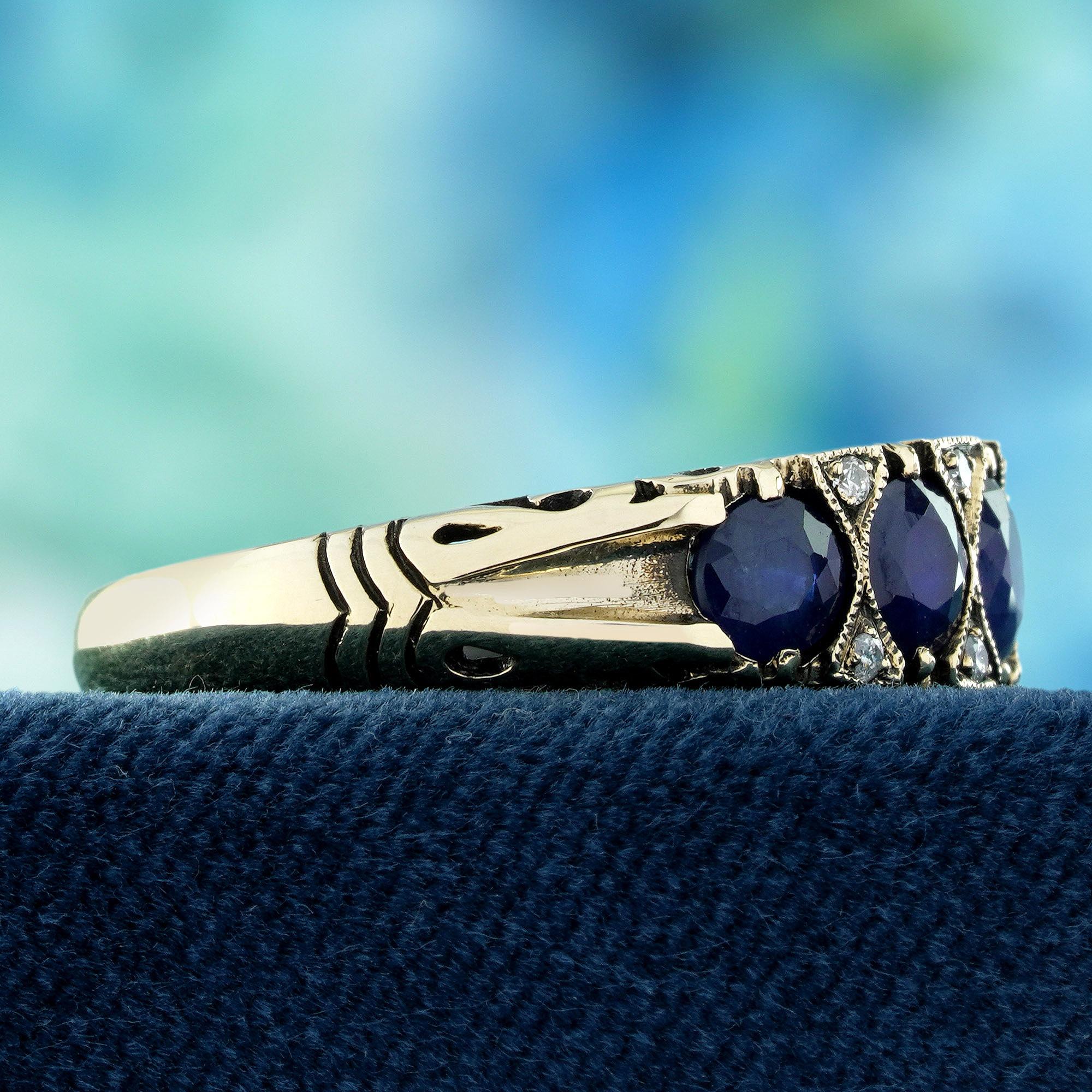 9K Gold Blauer Saphir und Diamant Vintage Style  Fünf-Stein-Ring (Rundschliff) im Angebot