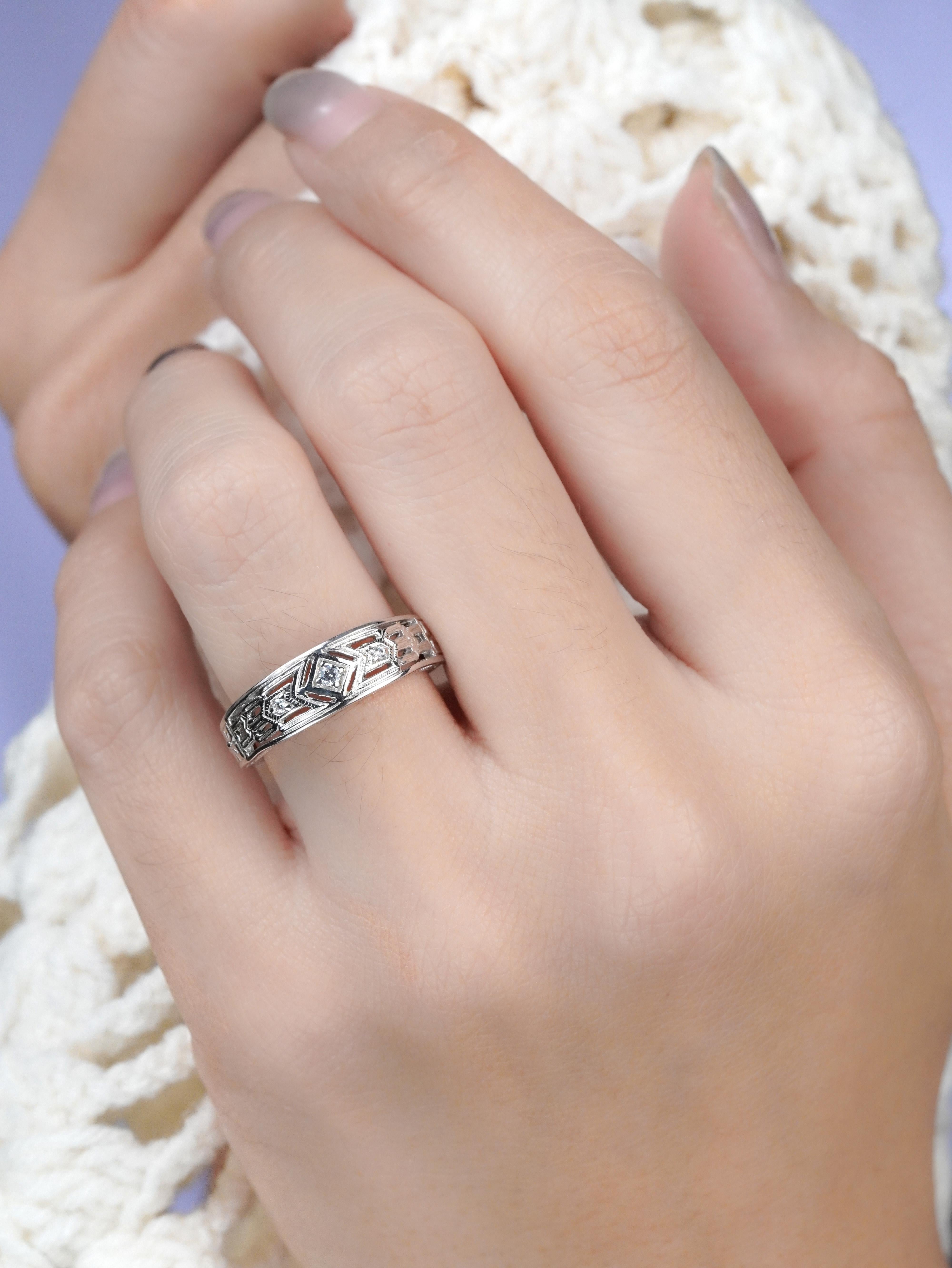 9K Gold Diamant Vintage Style Filigran Band Ring im Angebot 1