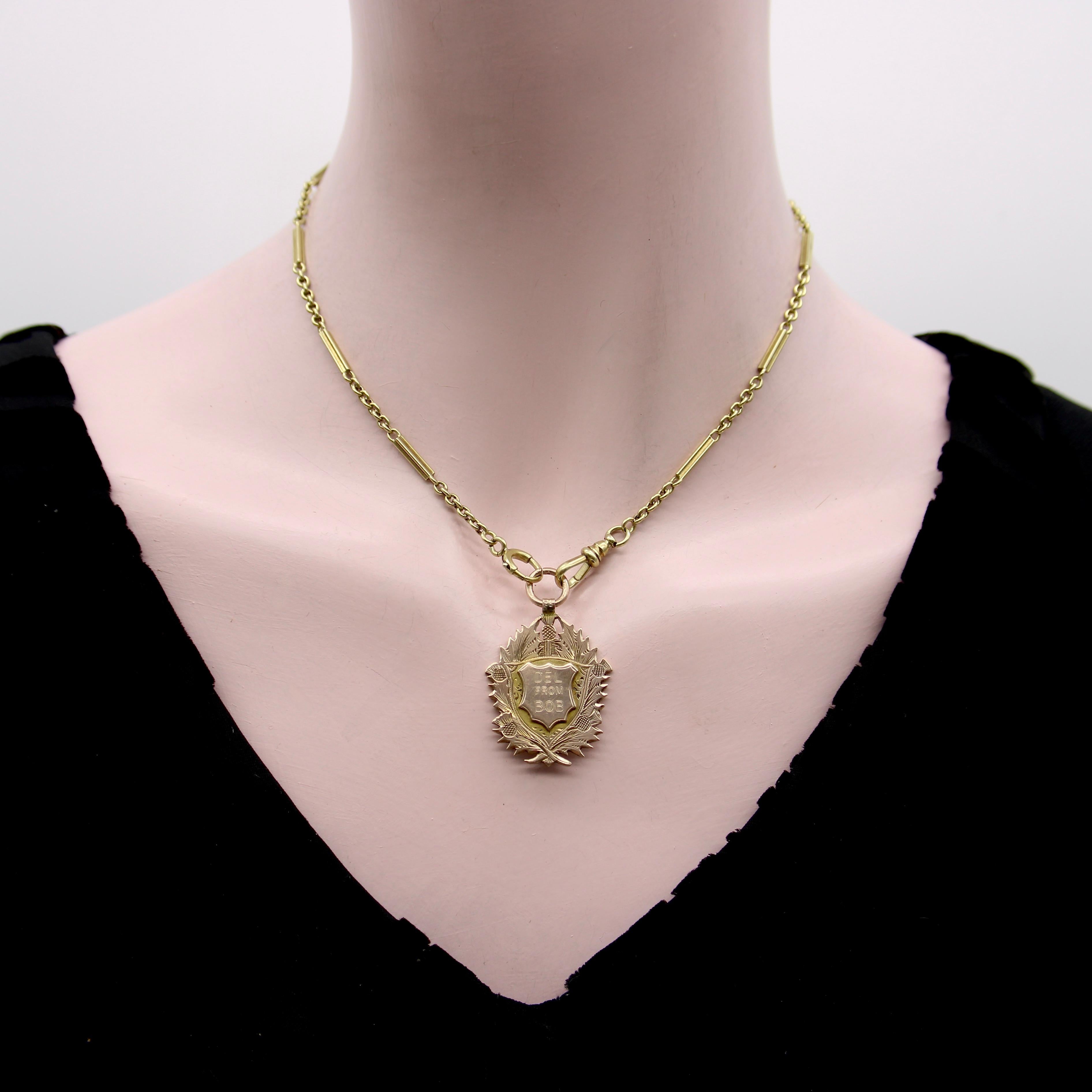Médaille en or 9K de l'époque édouardienne avec pendentif en forme de pigeon écossais en vente 2