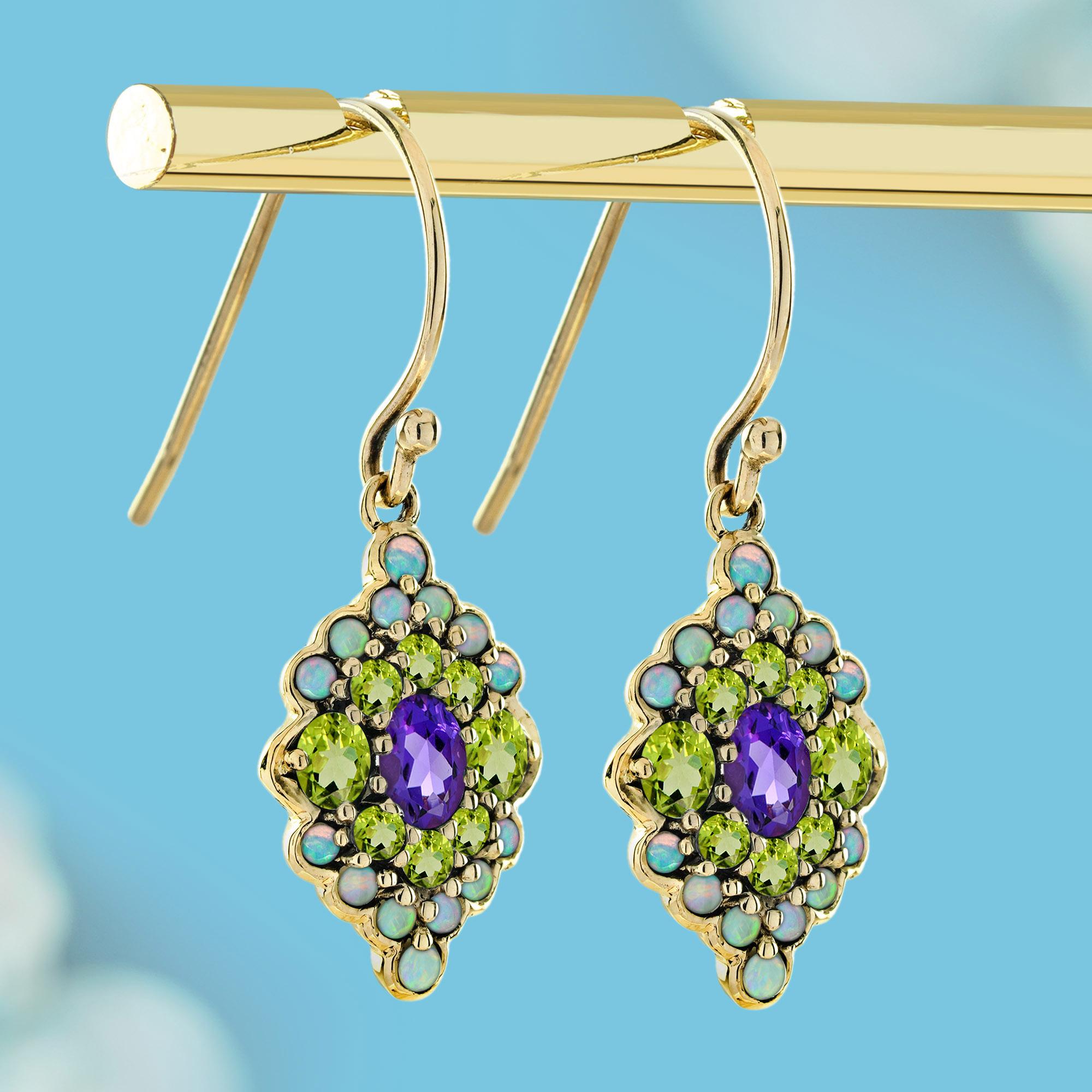 9K Gold Natürliche Amethyst Peridot und Opal Vintage Style Tropfen Ohrringe (Edwardian) im Angebot