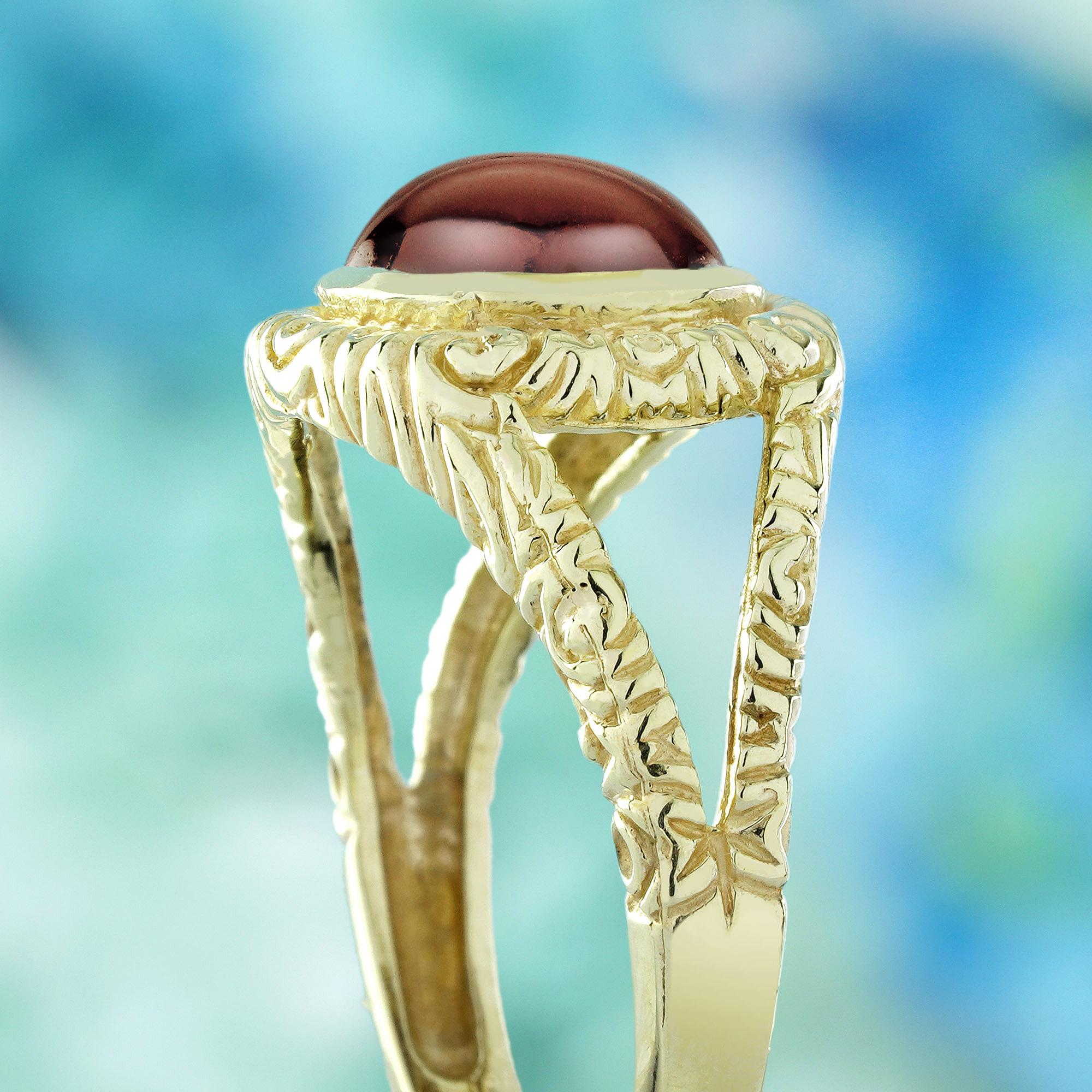 9K Gold Natürlicher Cabochon Granat Vintage Style Split Shank Ring Damen im Angebot