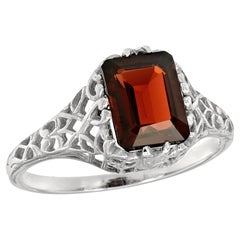 Anello in oro 9K con granato naturale in stile filigrana vintage
