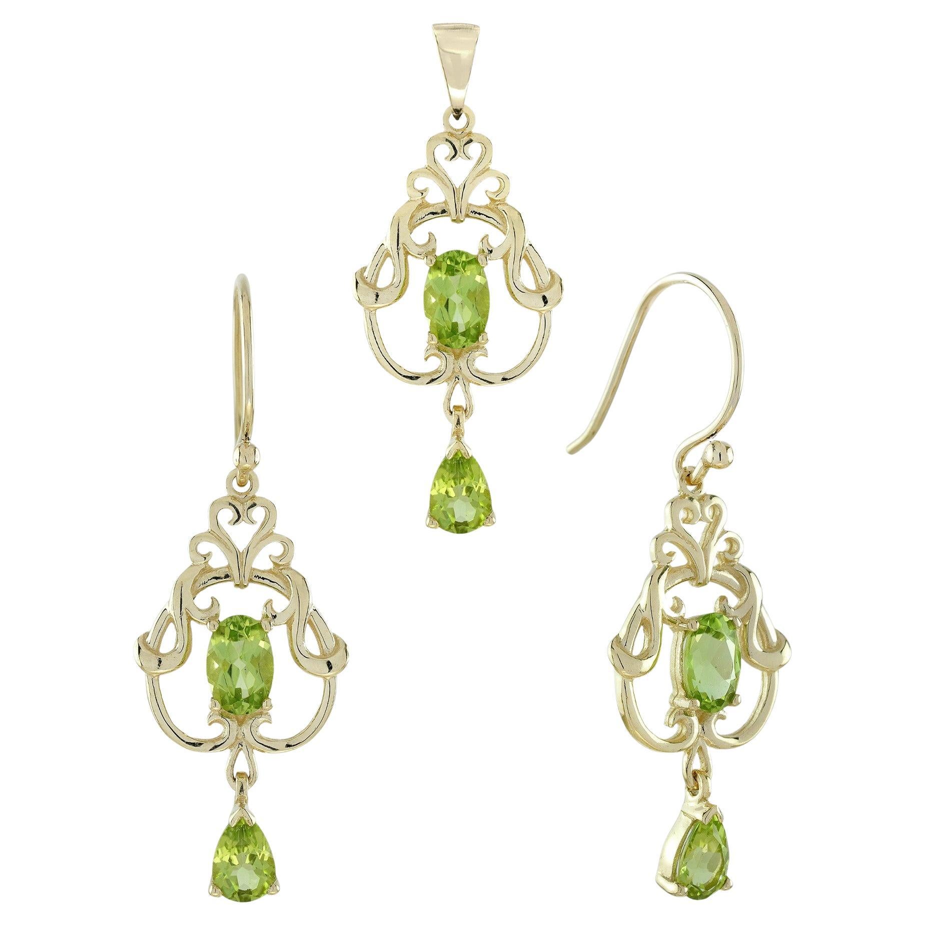Pendentif et boucles d'oreilles en or 9K avec péridot naturel de style victorien en vente
