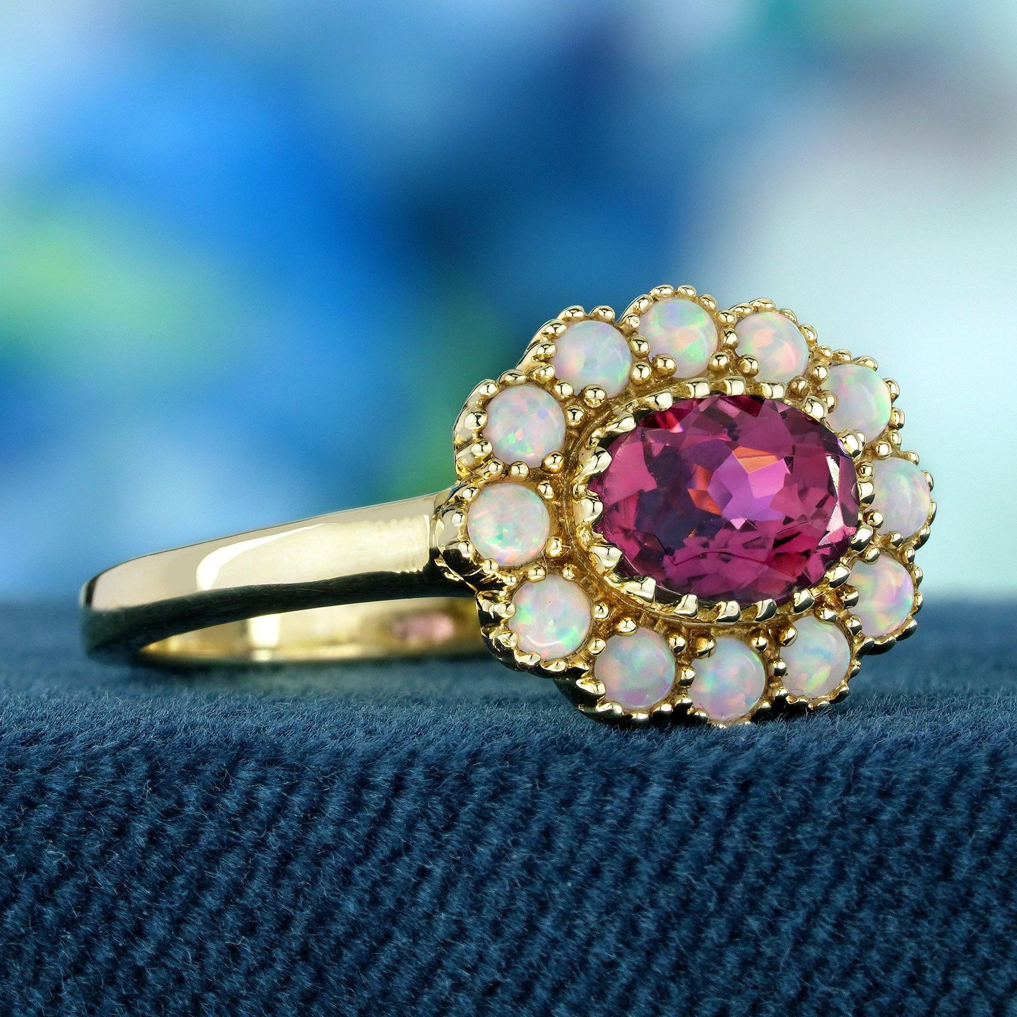 Édouardien Bague de style vintage en or 9K avec tourmaline rose naturelle et halo d'opale en vente