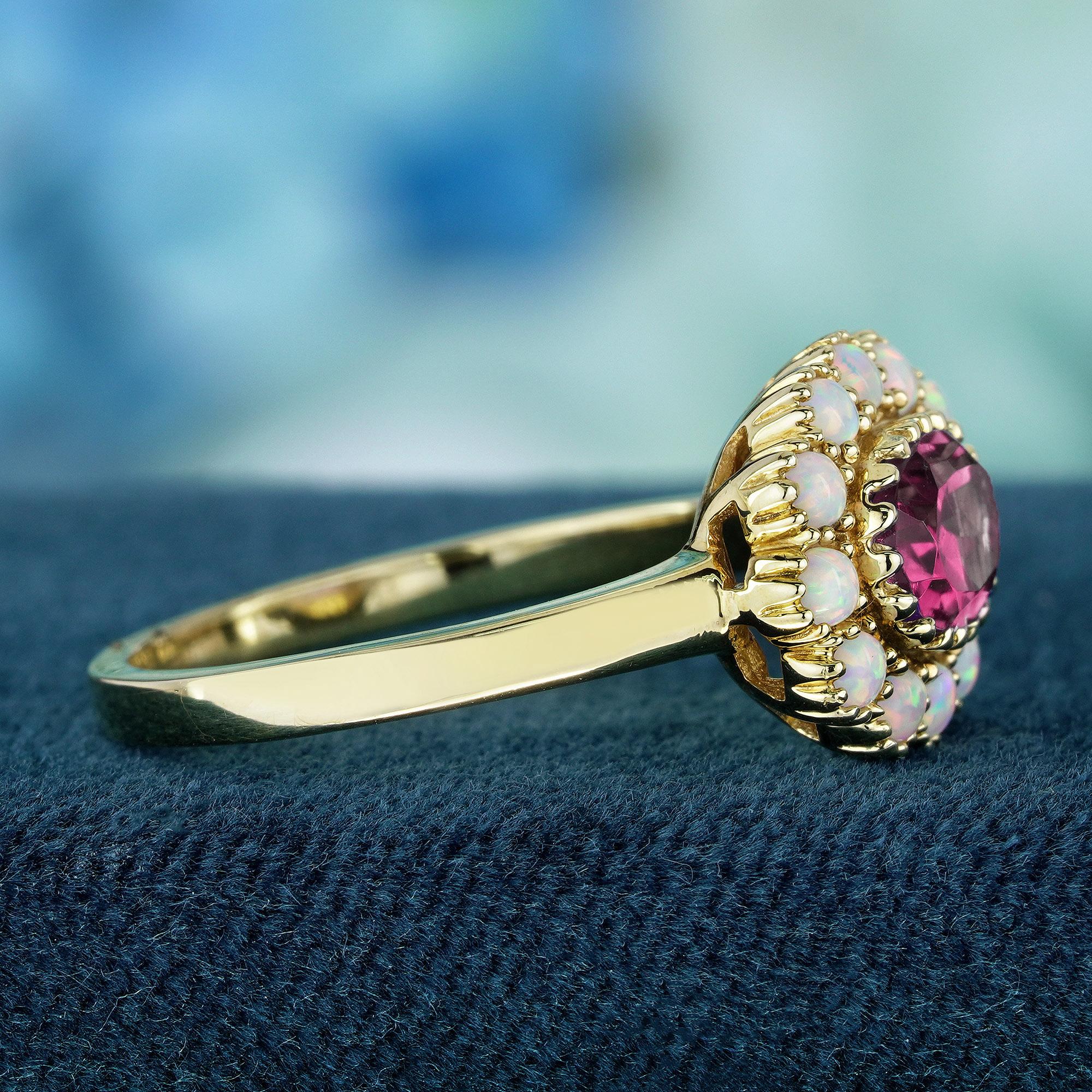 Taille ovale Bague de style vintage en or 9K avec tourmaline rose naturelle et halo d'opale en vente