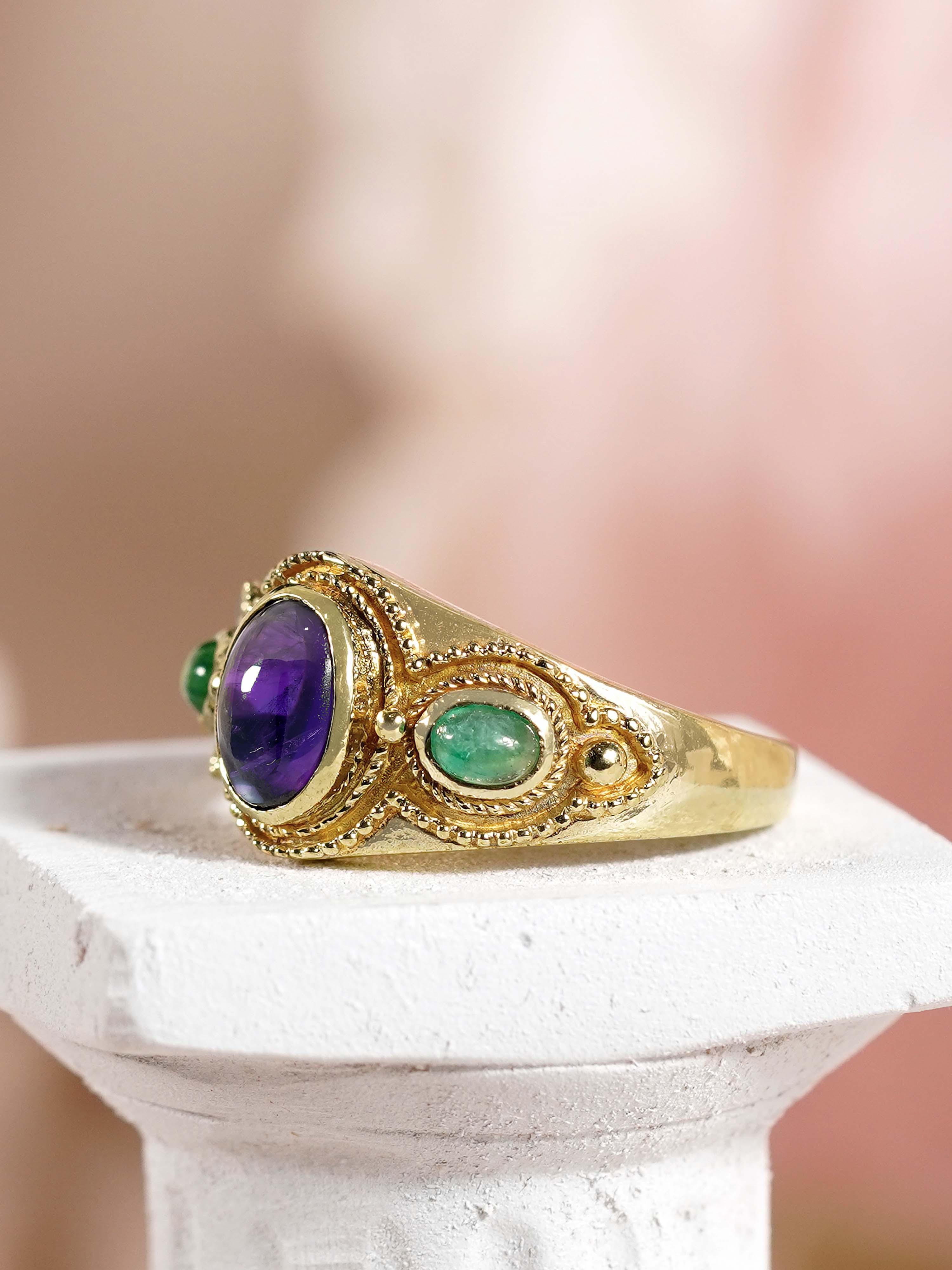 Anello in oro 9K con zaffiro naturale cabochon e smeraldo cabochon in stile vintage in vendita 2