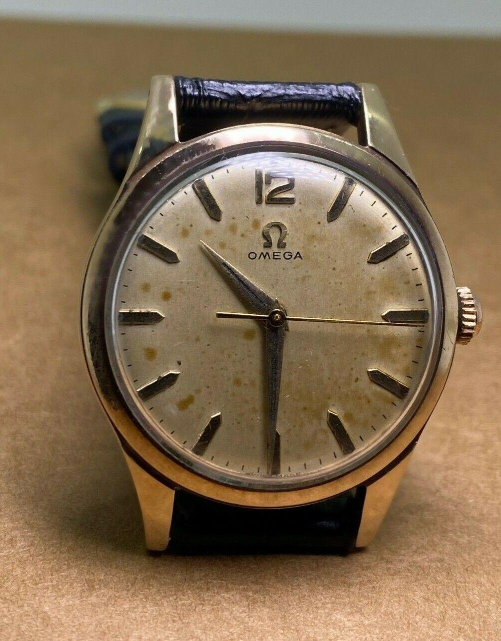 Les garde-temps Omega sont depuis longtemps admirés pour leur fonctionnalité, leur attrait et leur puissance. 
Cet exemple particulier est une montre classique pour hommes, datant des années 1950 environ, 
réalisé en or jaune massif 9K 

En très bon