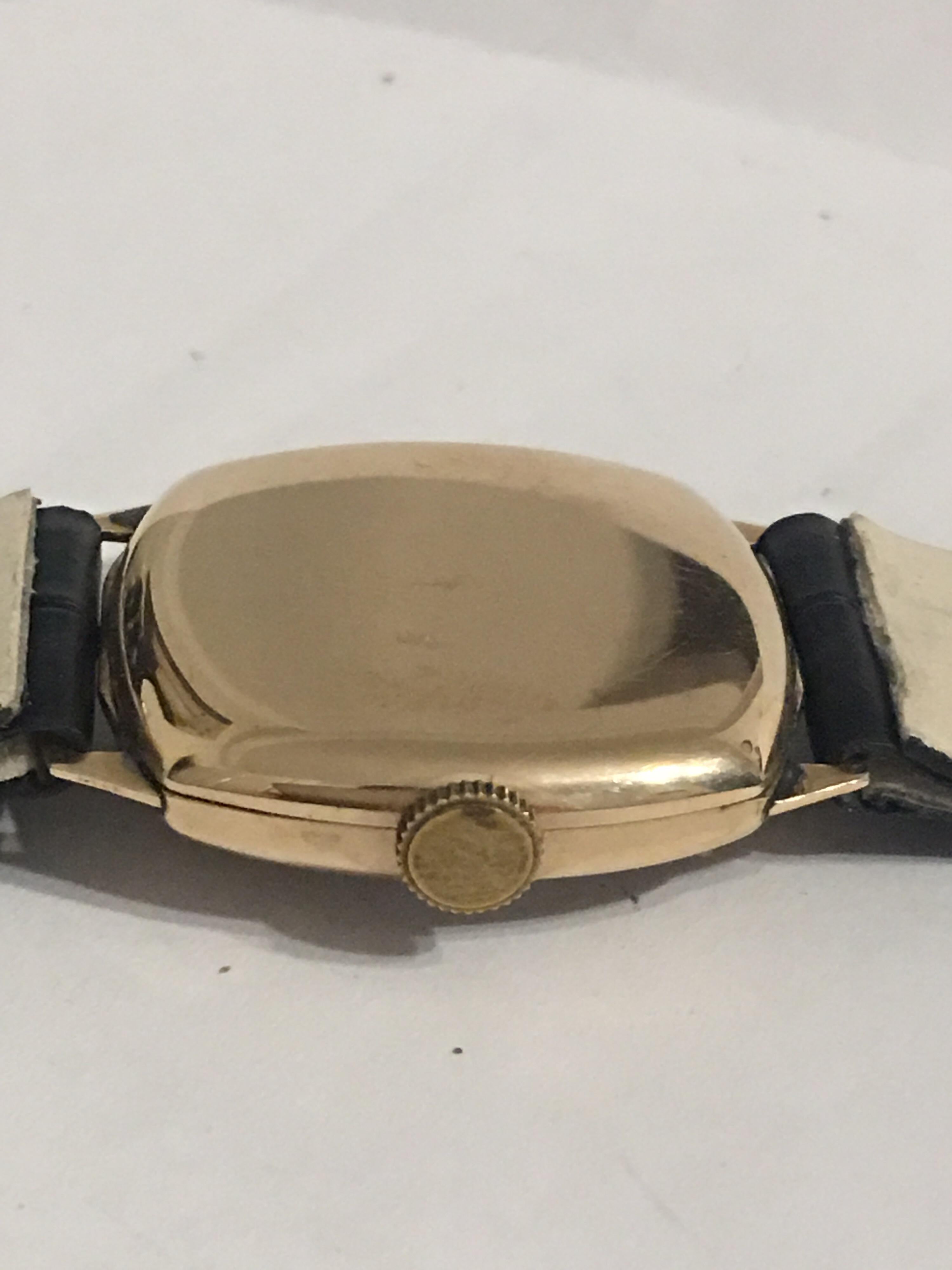 9 Karat Gold Vintage 1950s Avia Mechanical Watch In Good Condition In Carlisle, GB