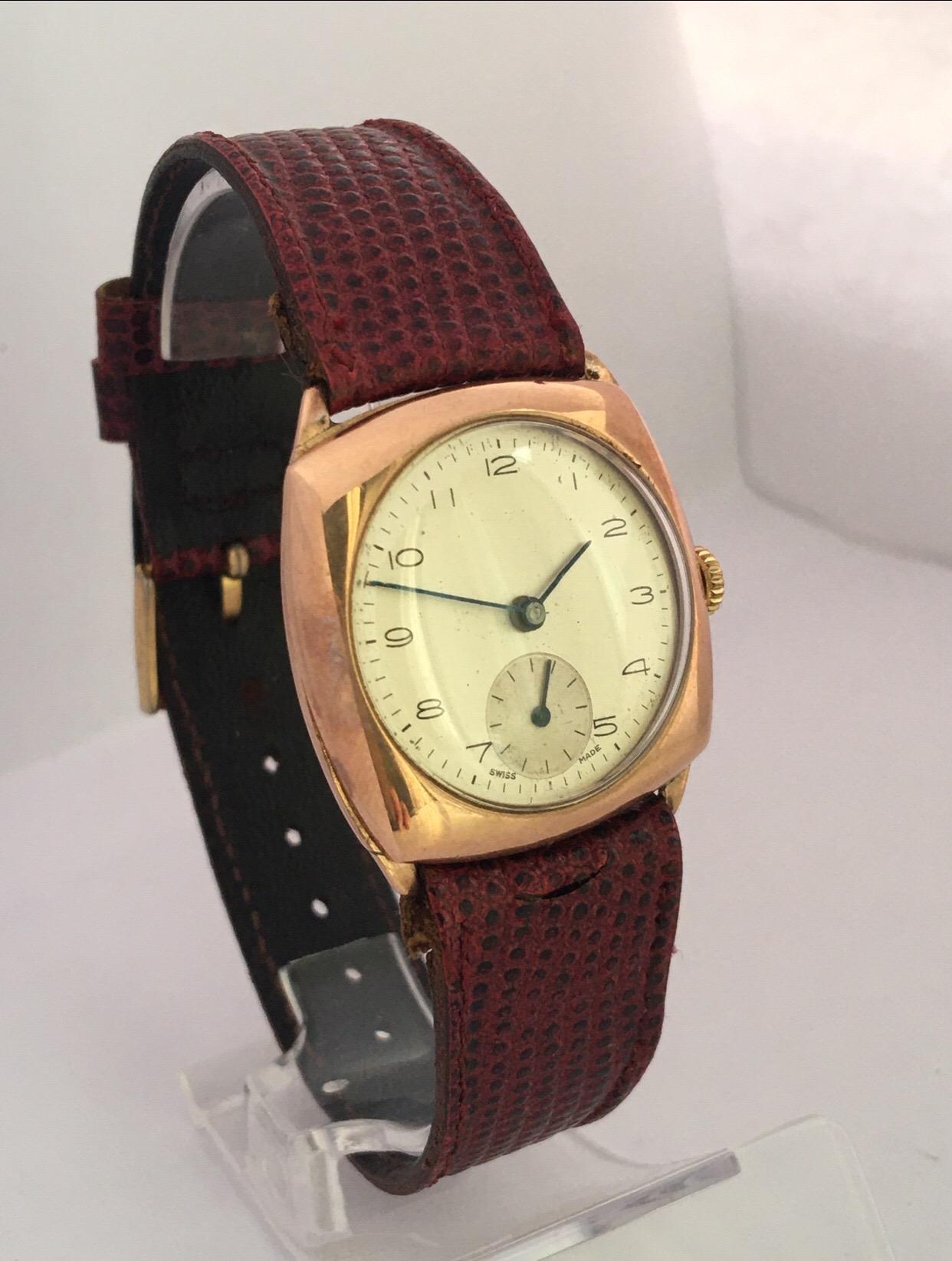 Mechanische Uhr aus 9 Karat Gold in Kissenform aus den 1950er Jahren im Zustand „Gut“ im Angebot in Carlisle, GB