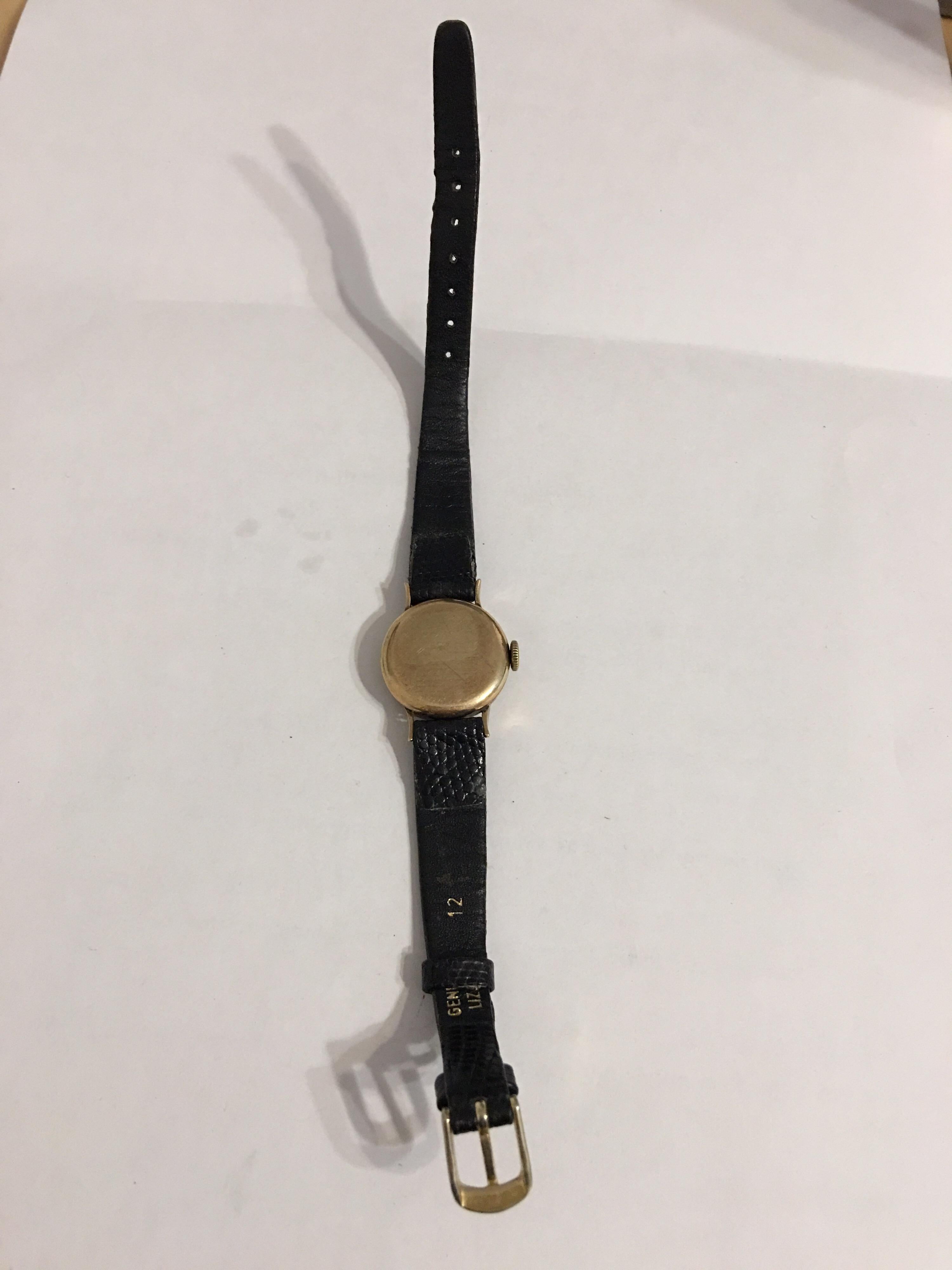 9 Karat Gold Vintage 1950s Ladies Swiss Wristwatch For Sale 6