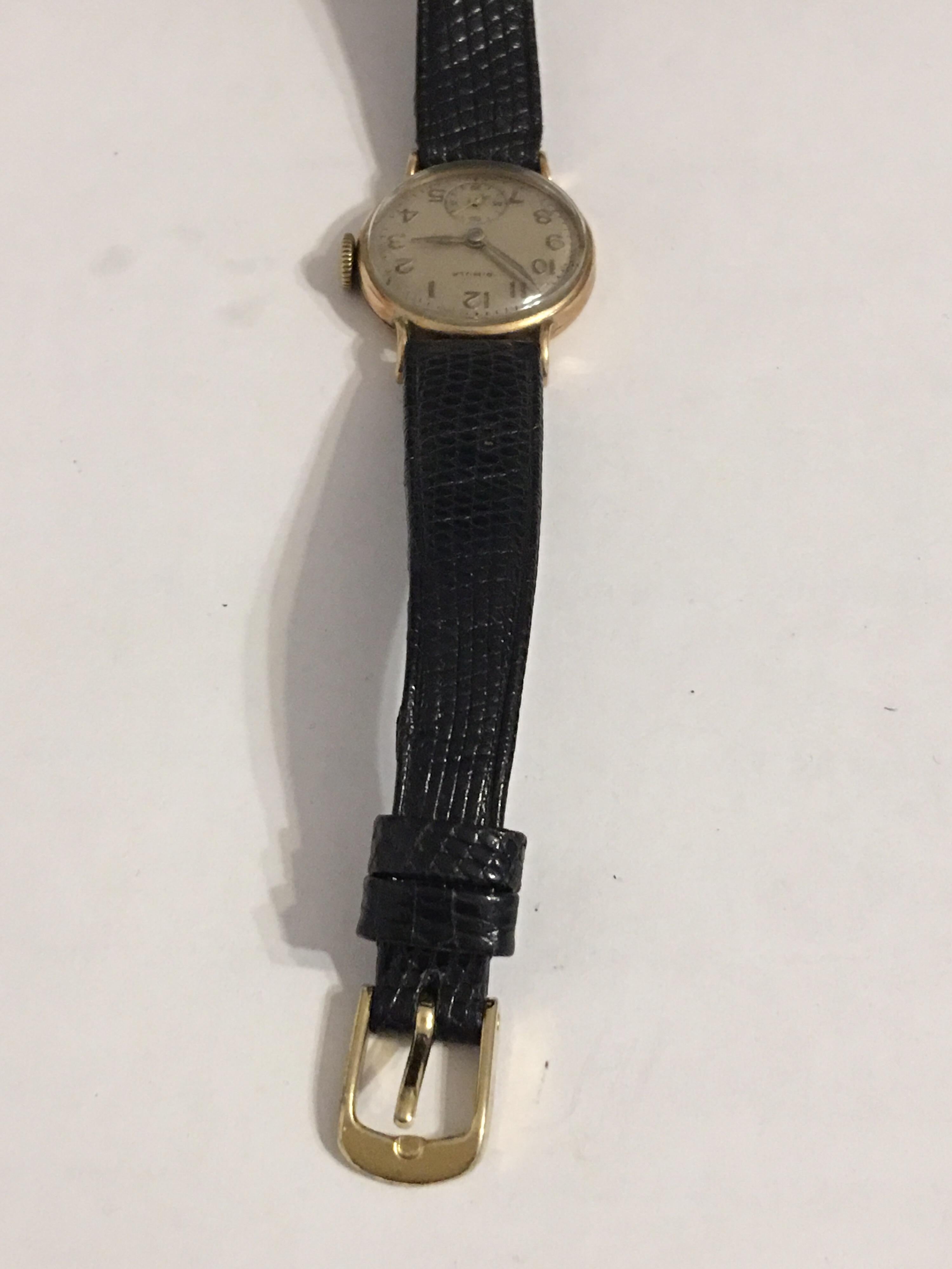 9 Karat Gold Vintage 1950s Ladies Swiss Wristwatch For Sale 7