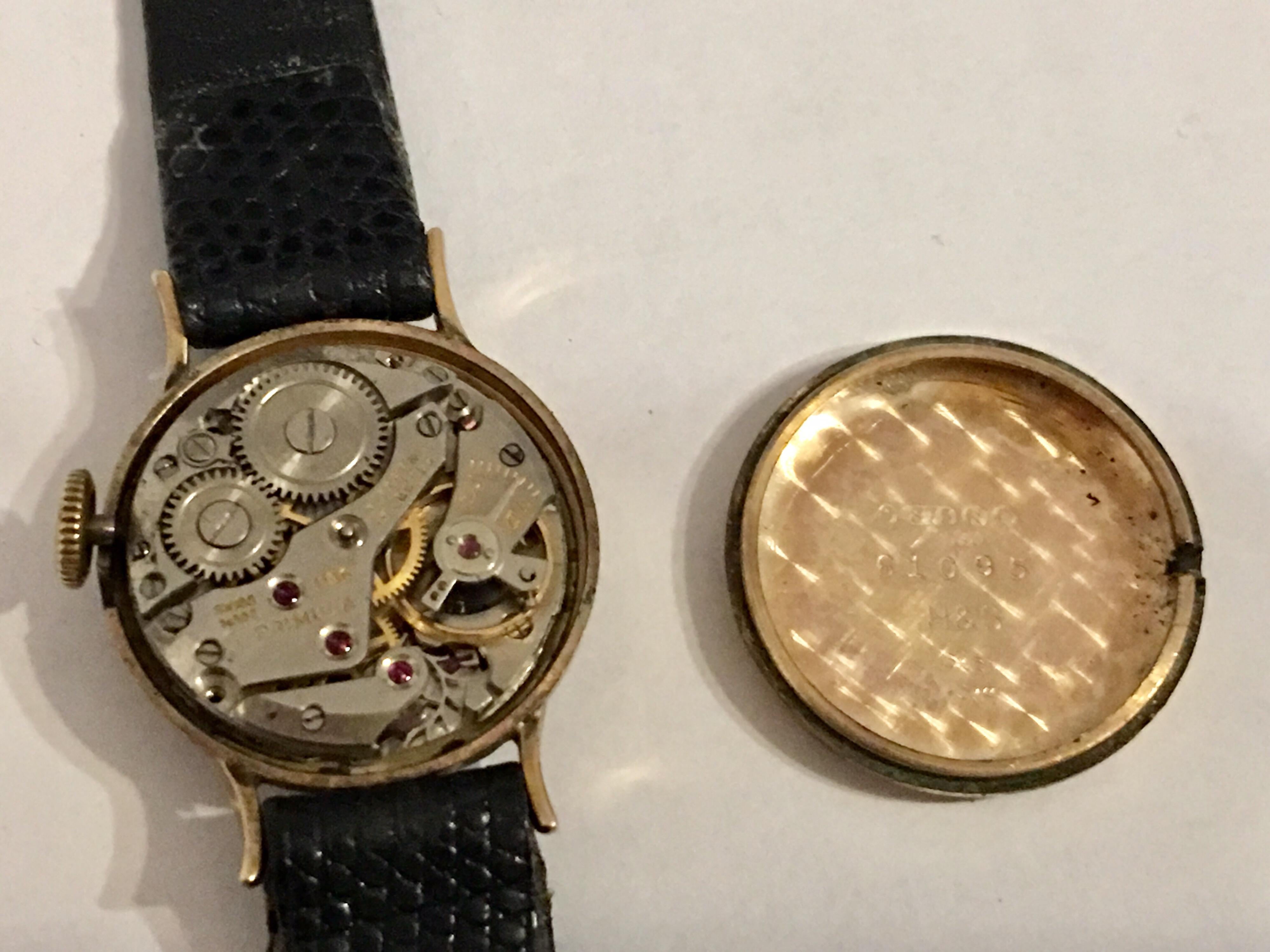 9 Karat Gold Vintage 1950s Ladies Swiss Wristwatch For Sale 3