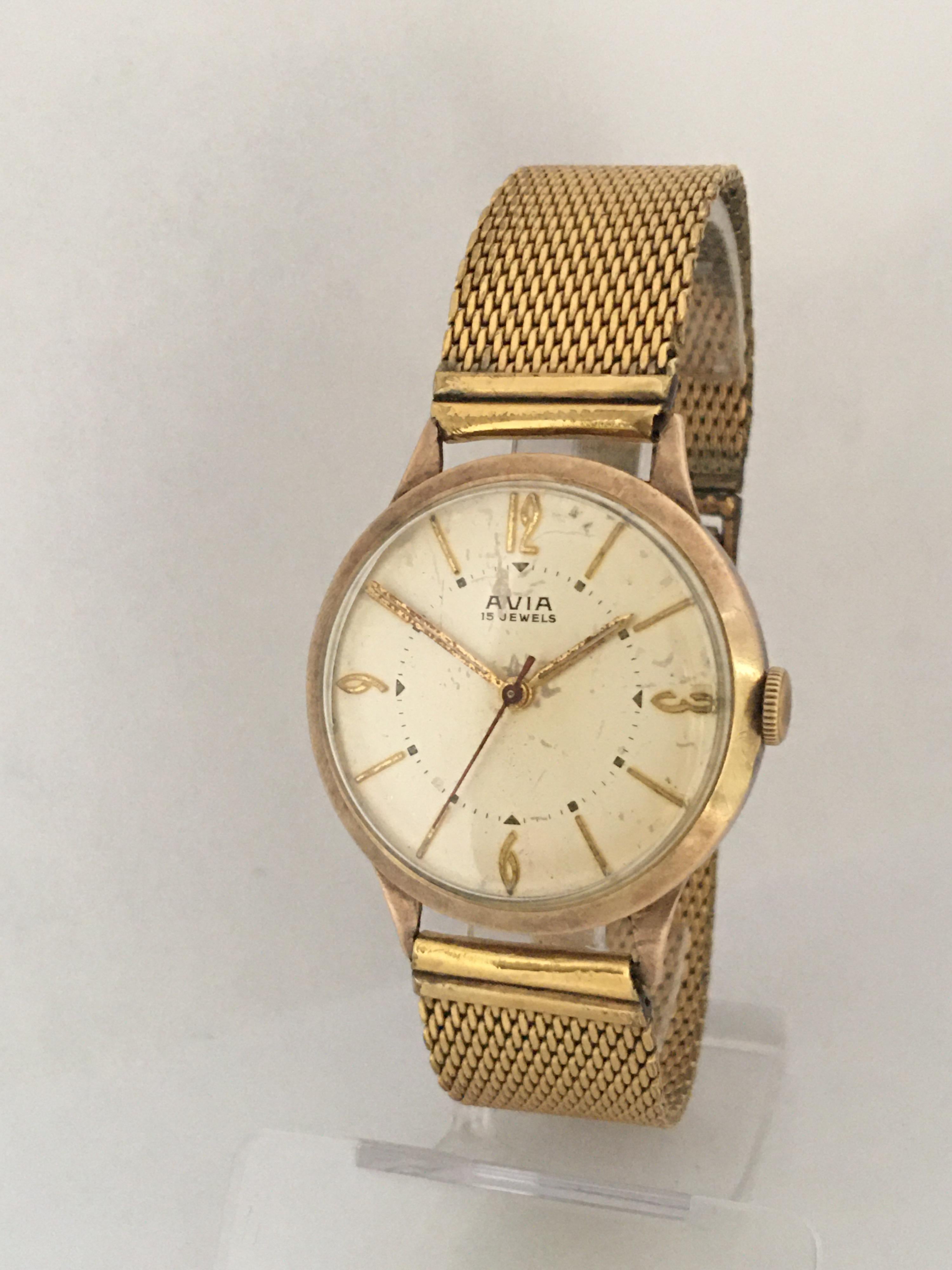 9 Karat Gold Vintage 1960s Mechanical Watch with Sweep Seconds For Sale 4