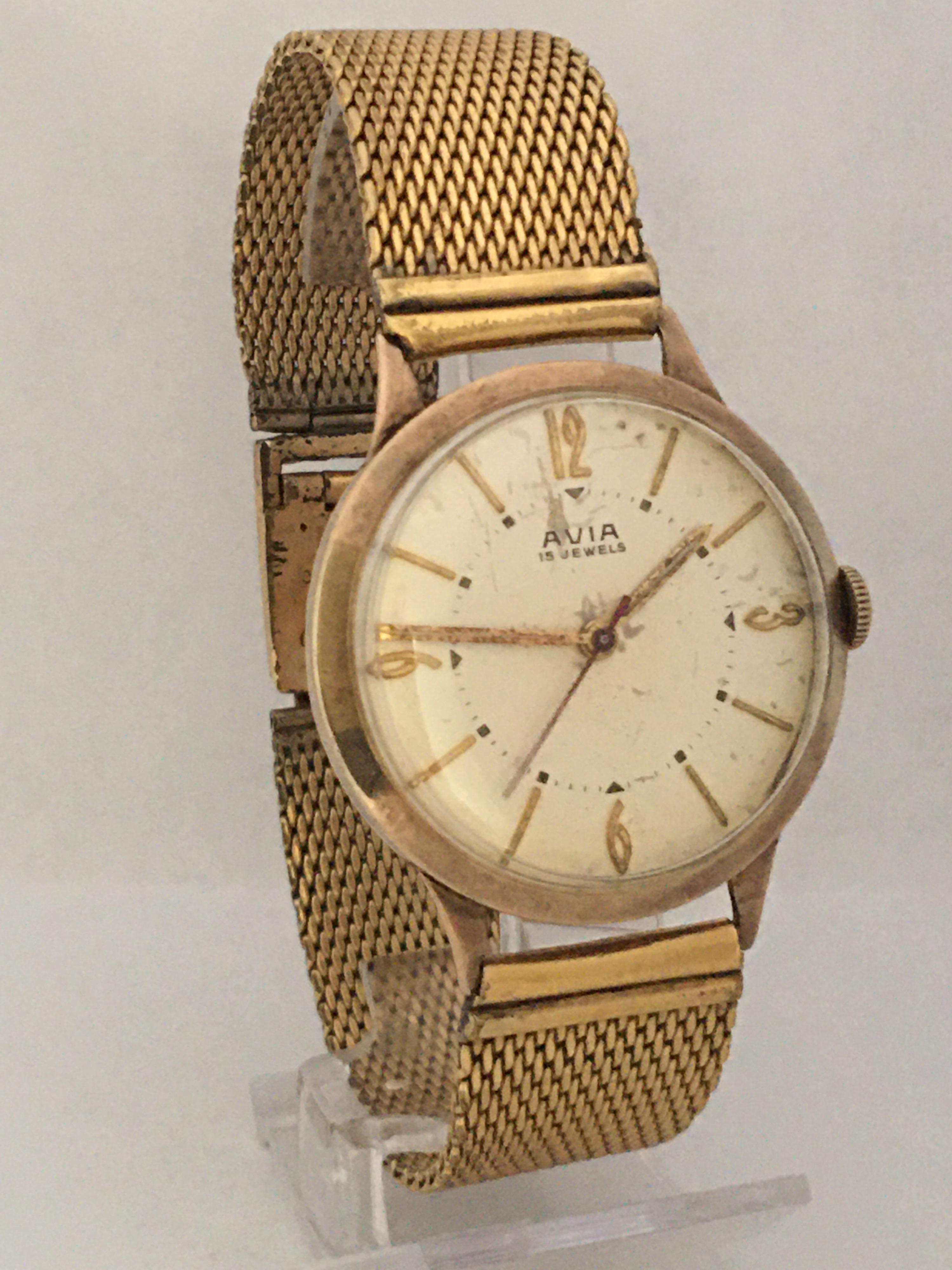9 Karat Gold Vintage 1960s Mechanical Watch with Sweep Seconds For Sale 9