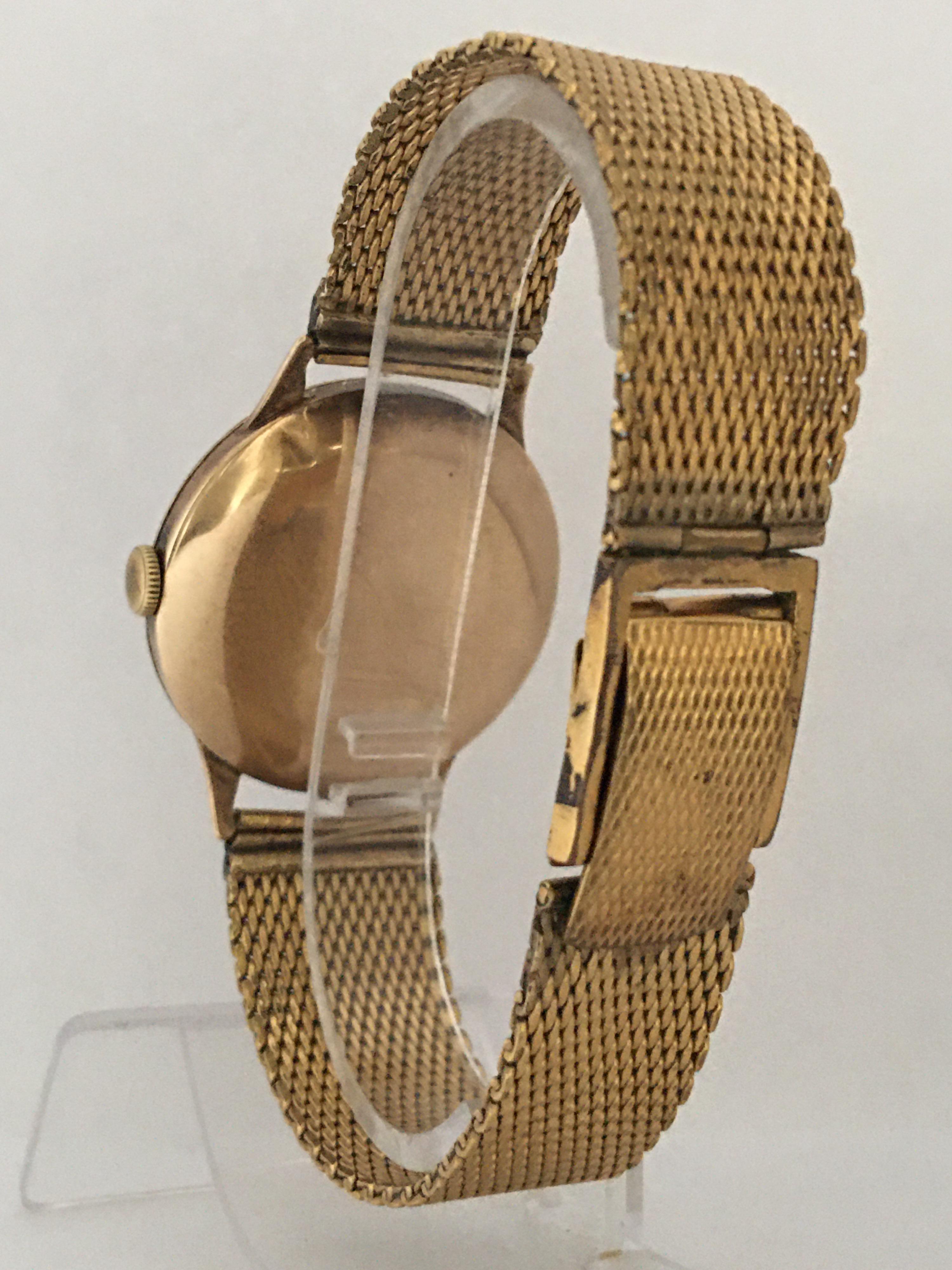 9 Karat Gold Vintage 1960s Mechanical Watch with Sweep Seconds In Good Condition For Sale In Carlisle, GB