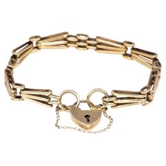 9K Gold Vintage Gate Link Bracelet with Padlock Heart Clasp 7" Has Safety Link