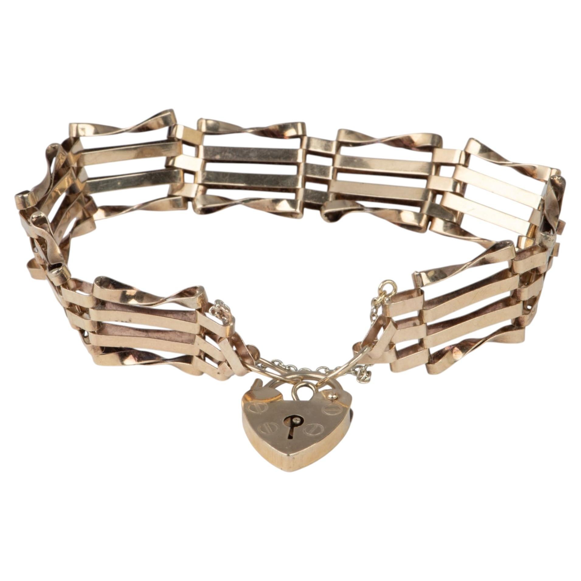 9K Gold Vintage Gate Link Bracelet with Padlock Heart Clasp 7.25" Has Safety
