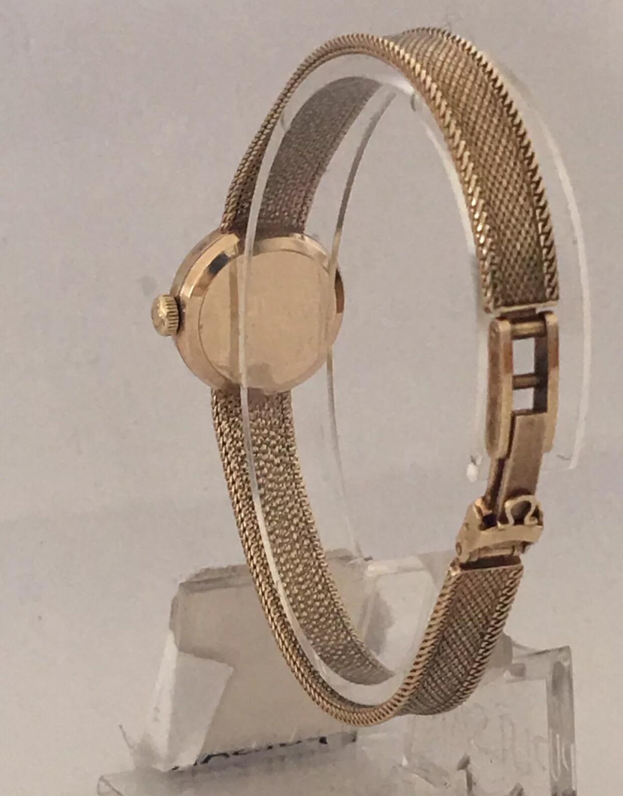 9 Karat Gold Vintage Hand-Winding Omega Ladies Wristwatch 3