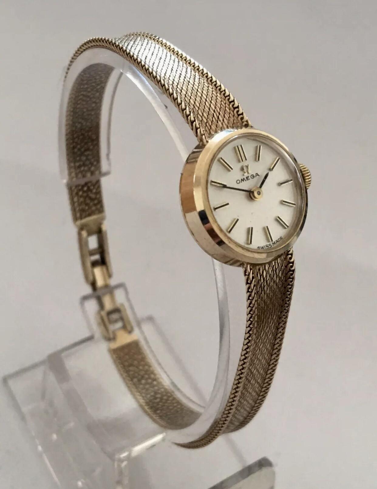 9 Karat Gold Vintage Hand-Winding Omega Ladies Wristwatch 4
