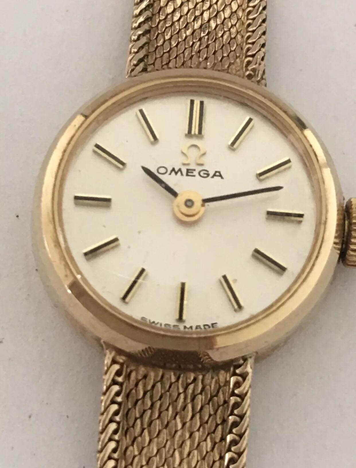 9 Karat Gold Vintage Hand-Winding Omega Ladies Wristwatch In Good Condition In Carlisle, GB
