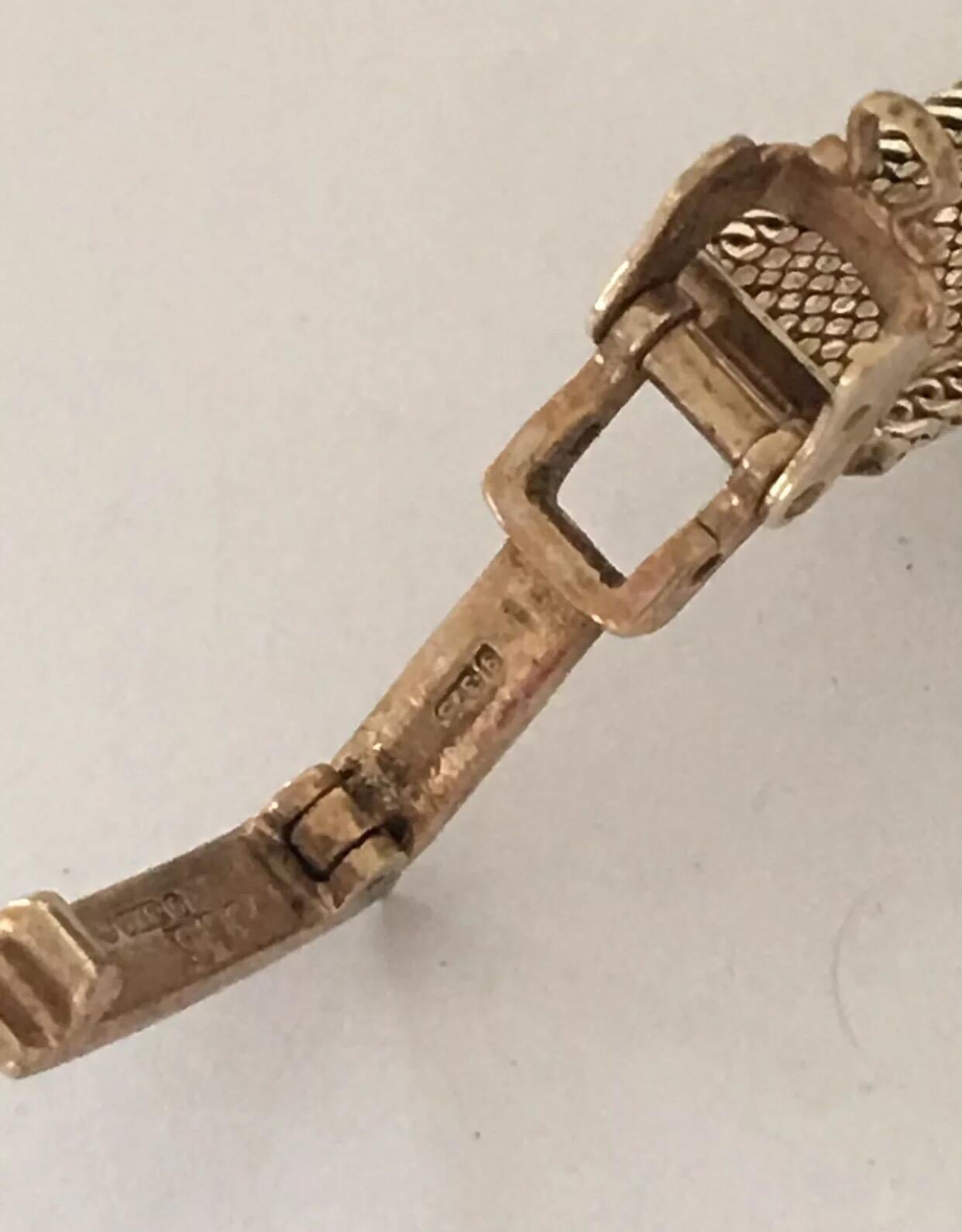 Women's or Men's 9 Karat Gold Vintage Hand-Winding Omega Ladies Wristwatch