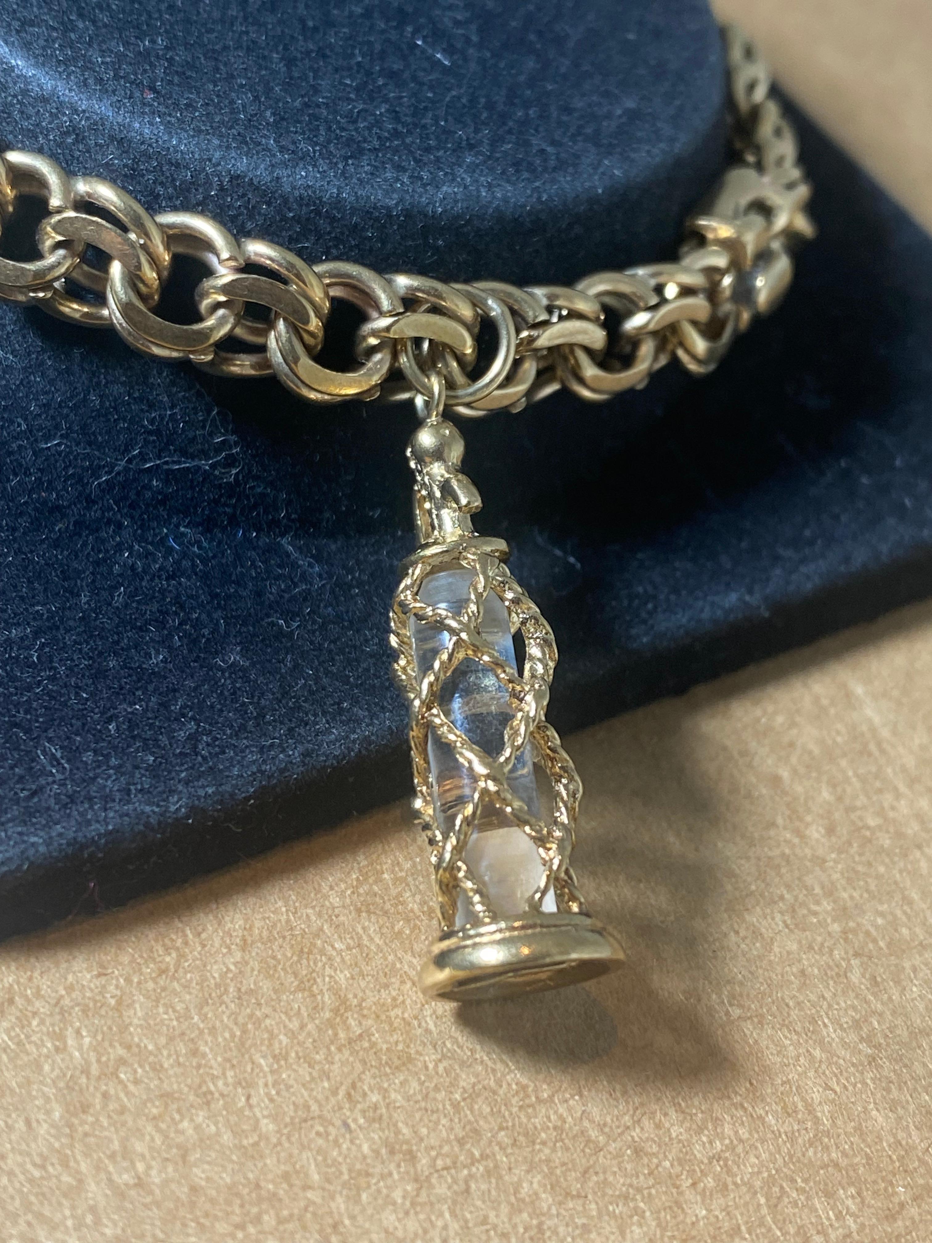 9K Gold Vintage Italienisches Armband mit 18 Karat Goldkugel und 9 Karat Goldflaschenanhängern (Retro)
