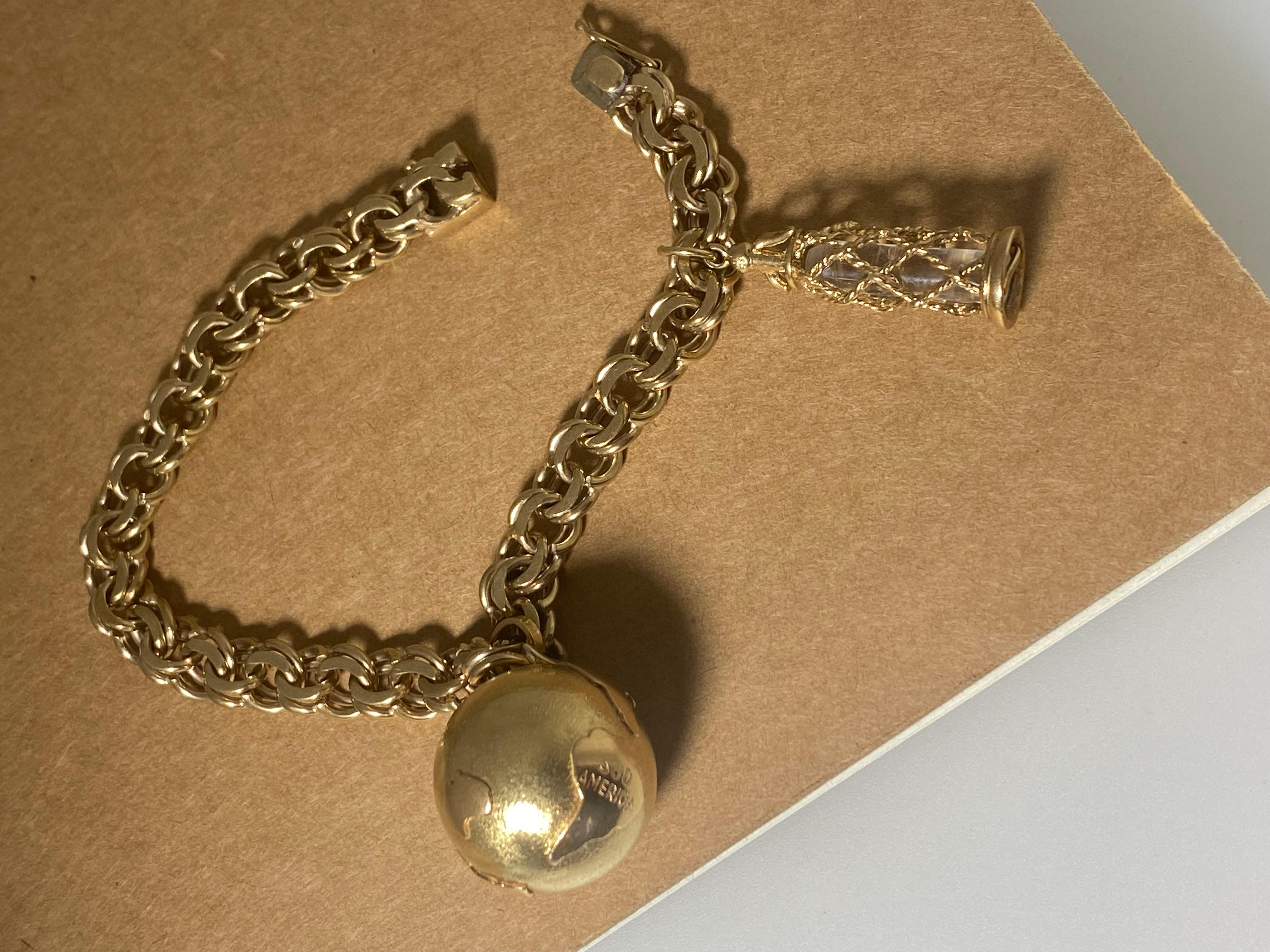 9K Gold Vintage Italienisches Armband mit 18 Karat Goldkugel und 9 Karat Goldflaschenanhängern Damen
