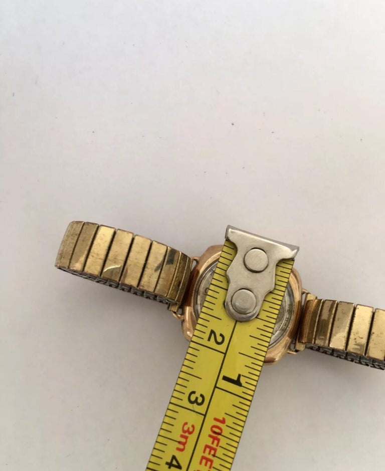 9 Karat Gold Vintage Ladies Avia Wristwatch with Flexible Strap For