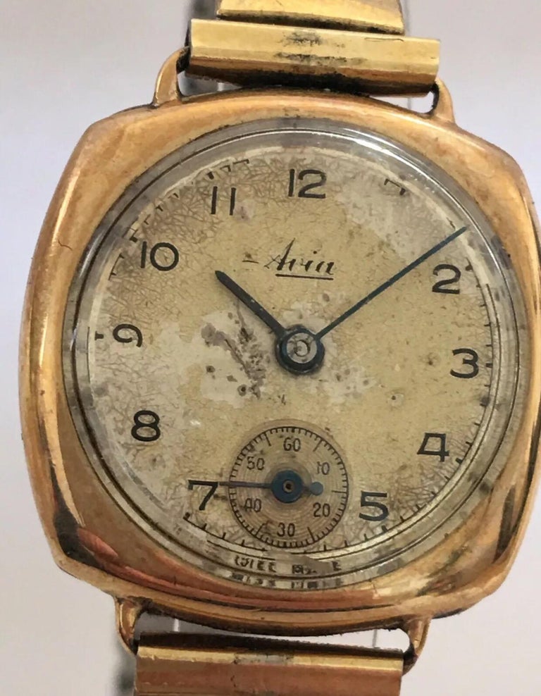 9 Karat Gold Vintage Ladies Avia Wristwatch with Flexible Strap For