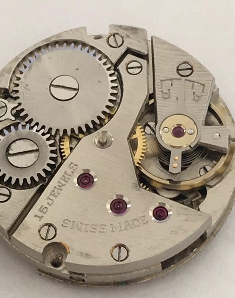 9 Karat Gold Vintage Ladies Avia Wristwatch with Flexible Strap For