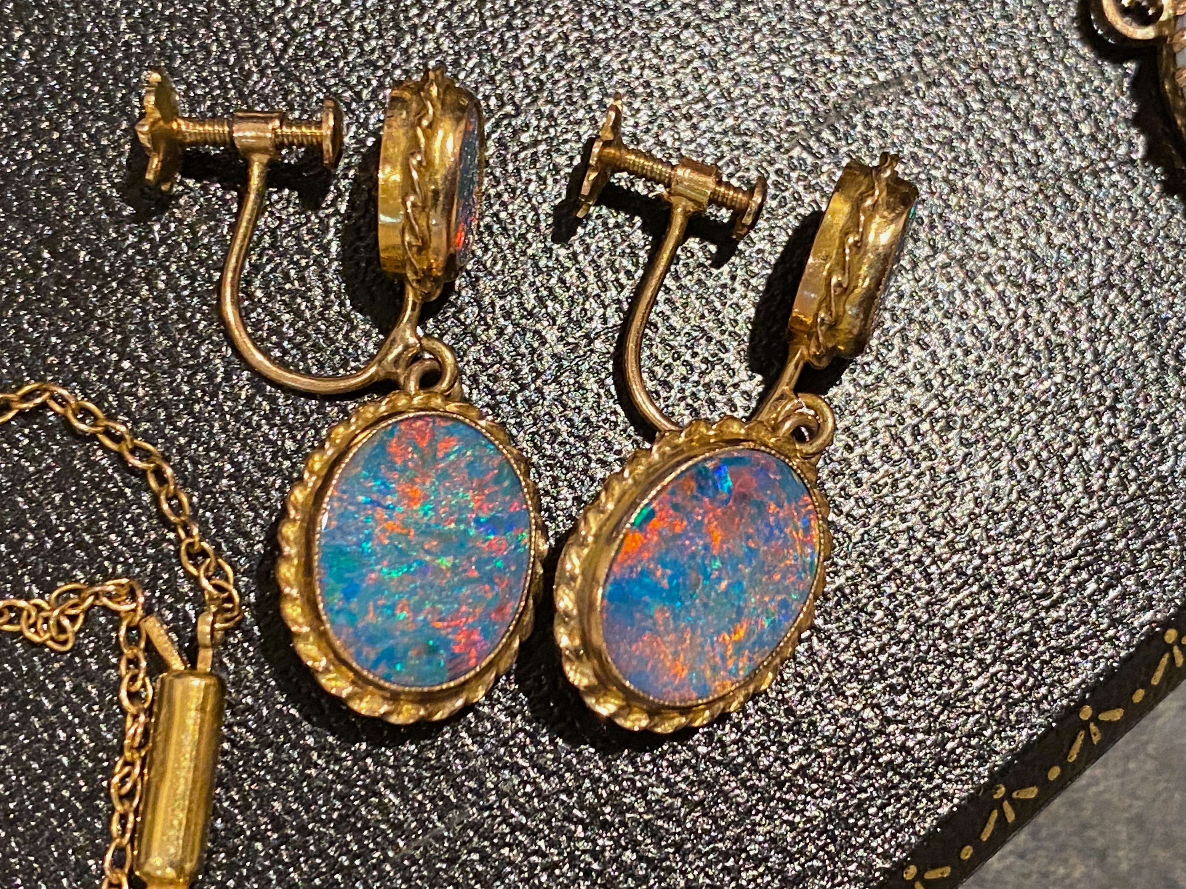 9K Rose Gold 6.00ct Australian Opal Retro 60's Set: Earrings & Pendant + Chain In Excellent Condition For Sale In MELBOURNE, AU