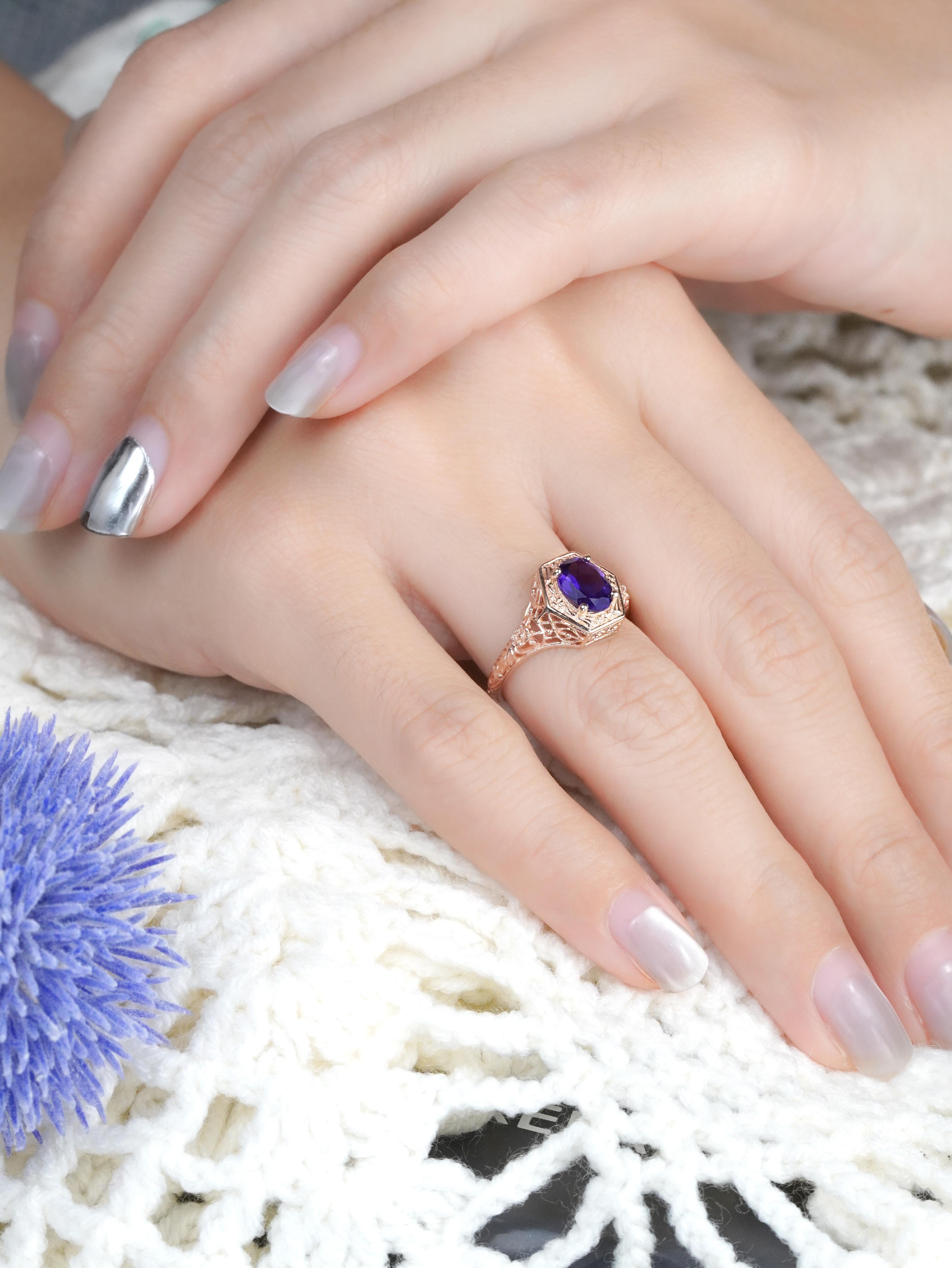 9K Rose Gold Amethyst Vintage Style Filigraner Solitär Ring im Angebot 4