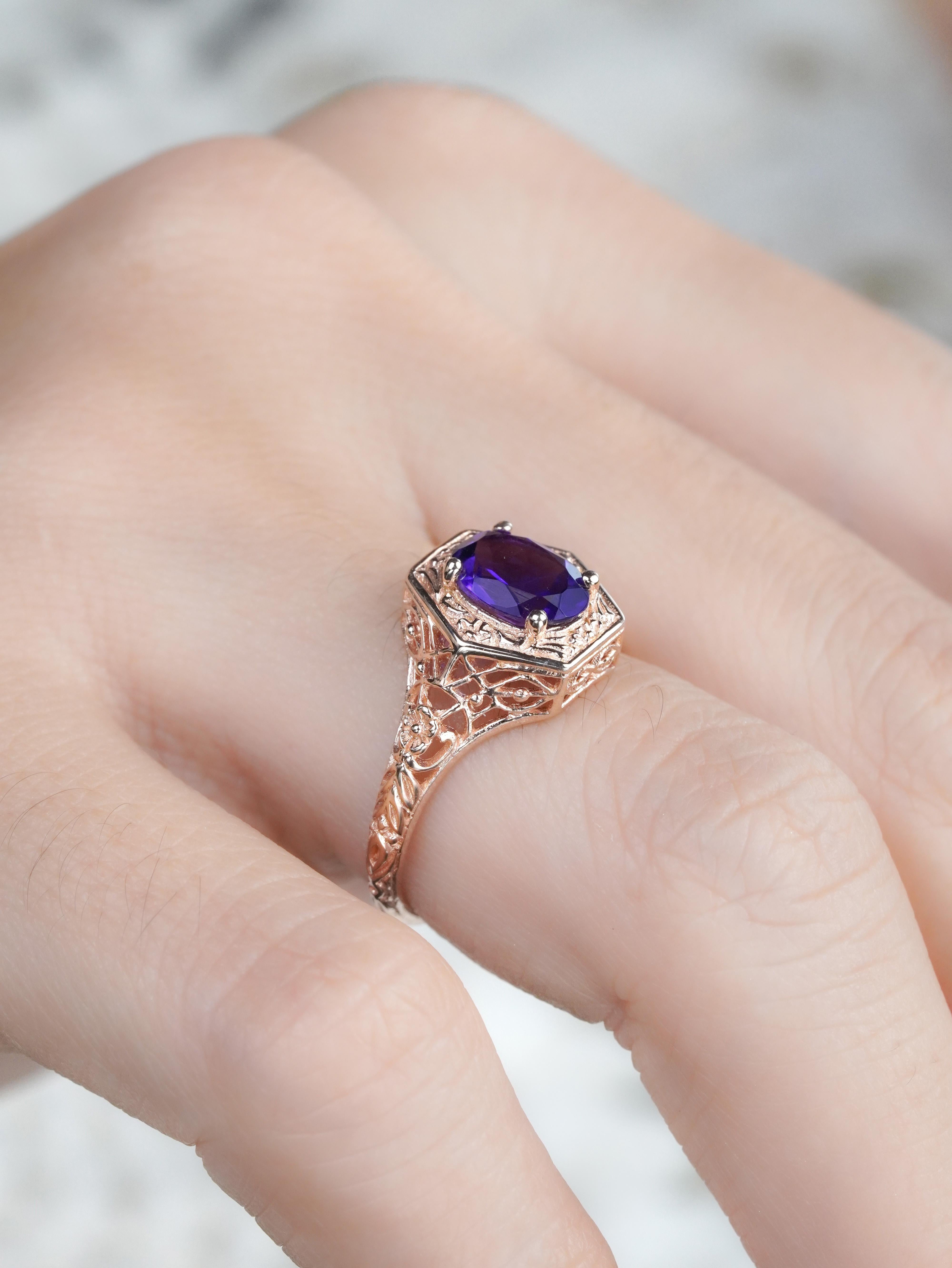 9K Rose Gold Amethyst Vintage Style Filigraner Solitär Ring im Angebot 1