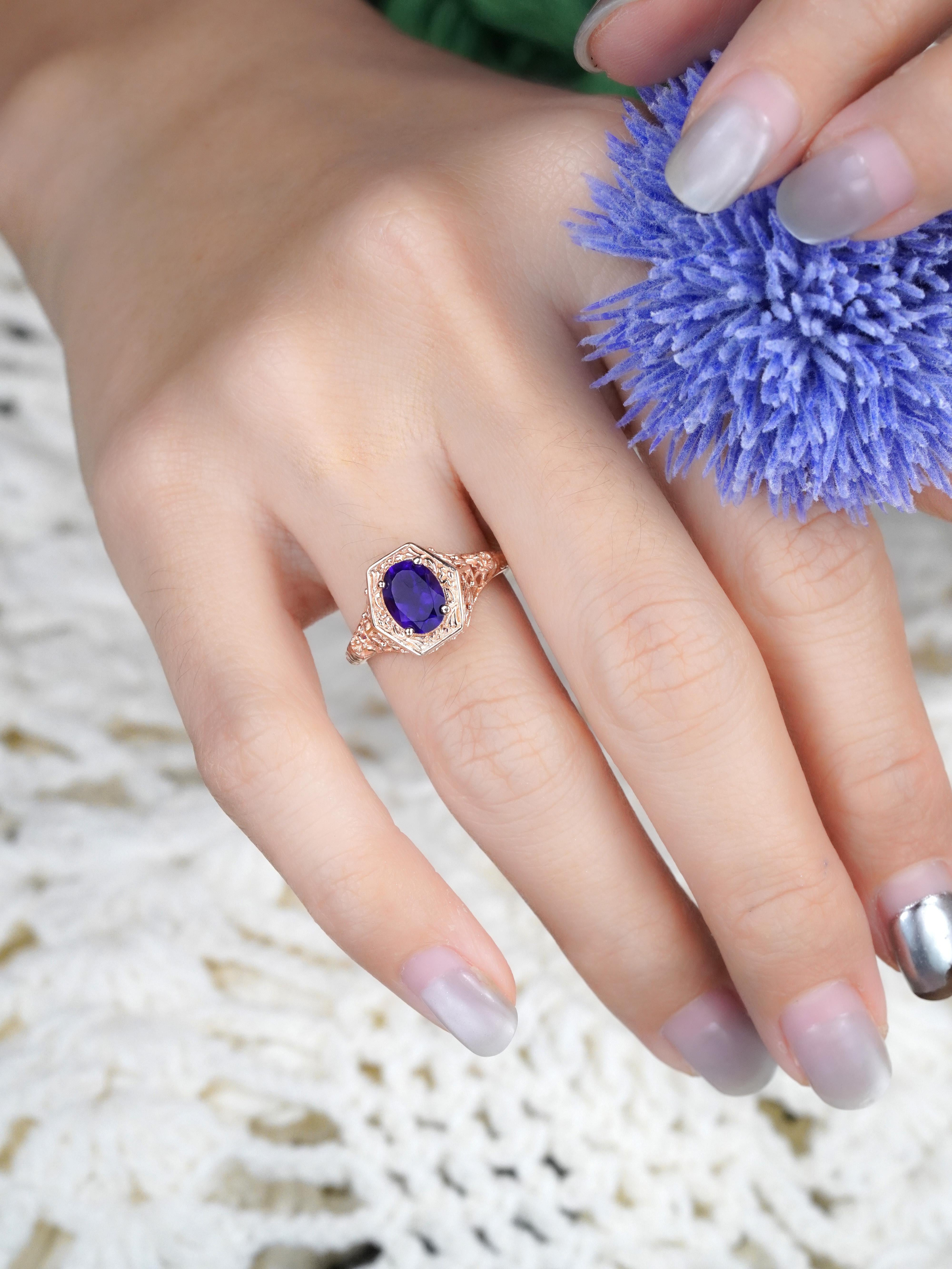 9K Rose Gold Amethyst Vintage Style Filigraner Solitär Ring im Angebot 2