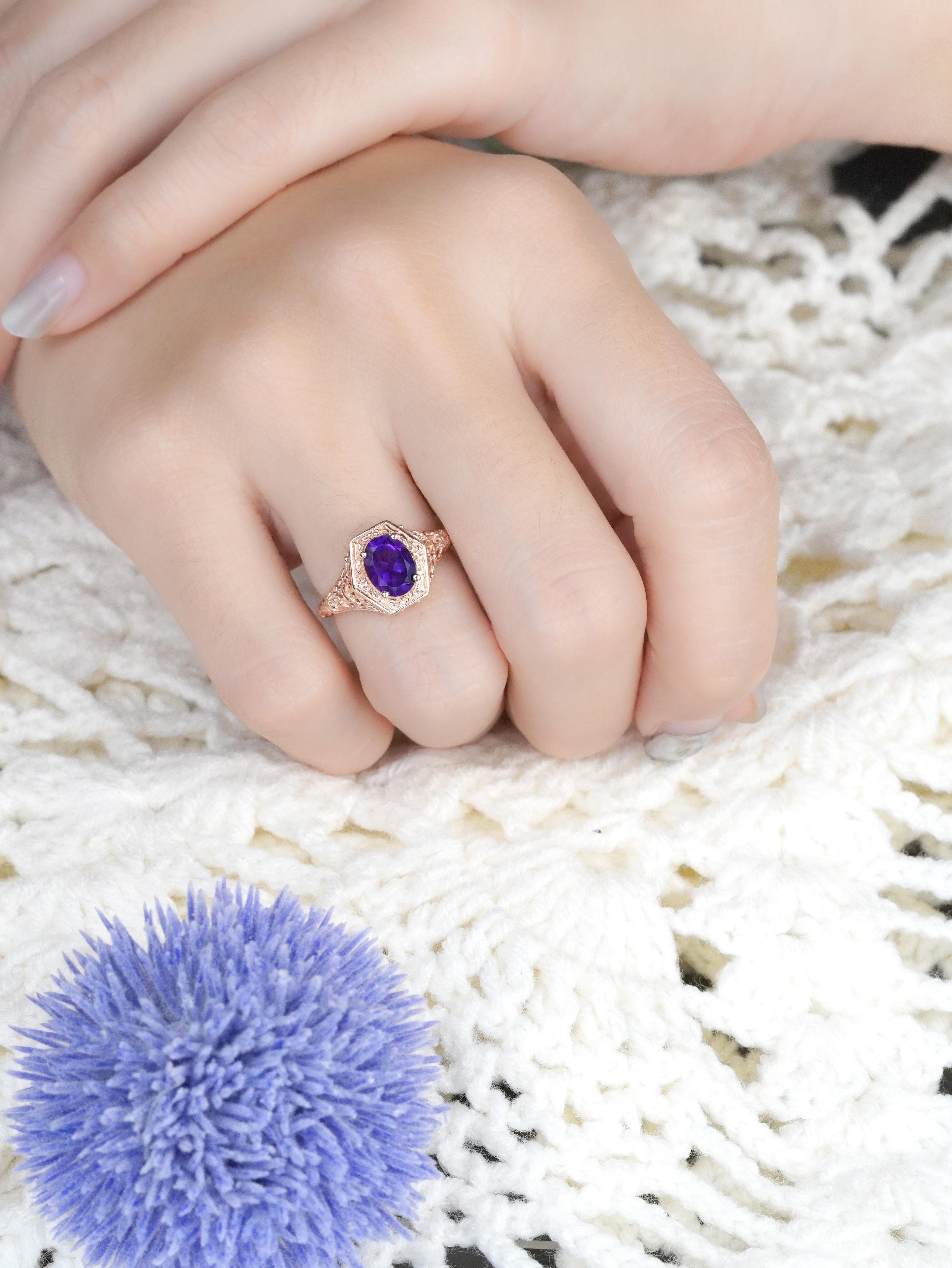 9K Rose Gold Amethyst Vintage Style Filigraner Solitär Ring im Angebot 3