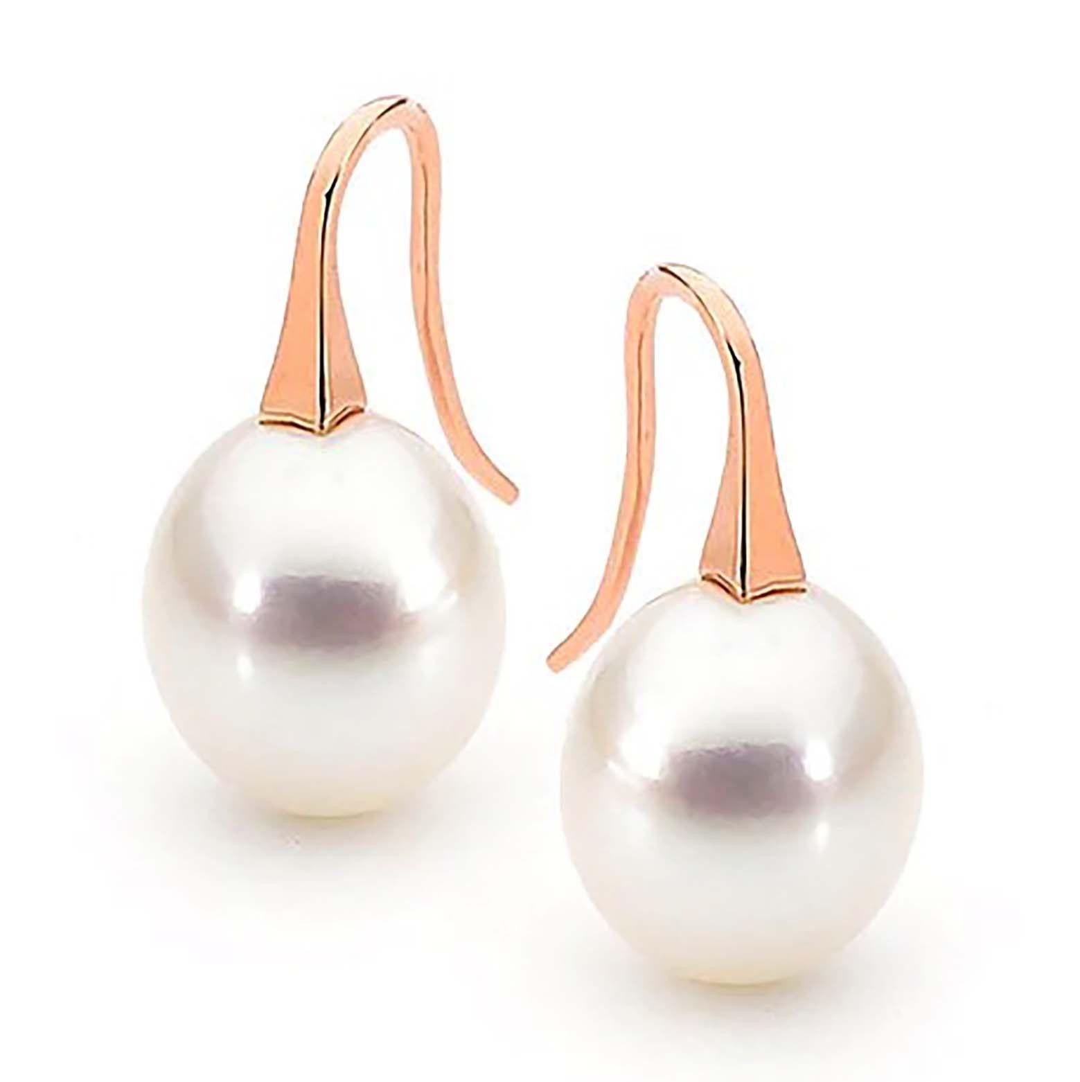 Non taillé Boucles d'oreilles pendantes en or rose 9k perles d'eau douce naturelles de grande taille en vente