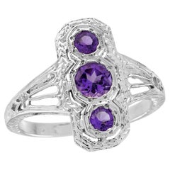 Cocktailring im Vintage-Stil aus 9K Weißgold mit drei natürlichen Amethysten