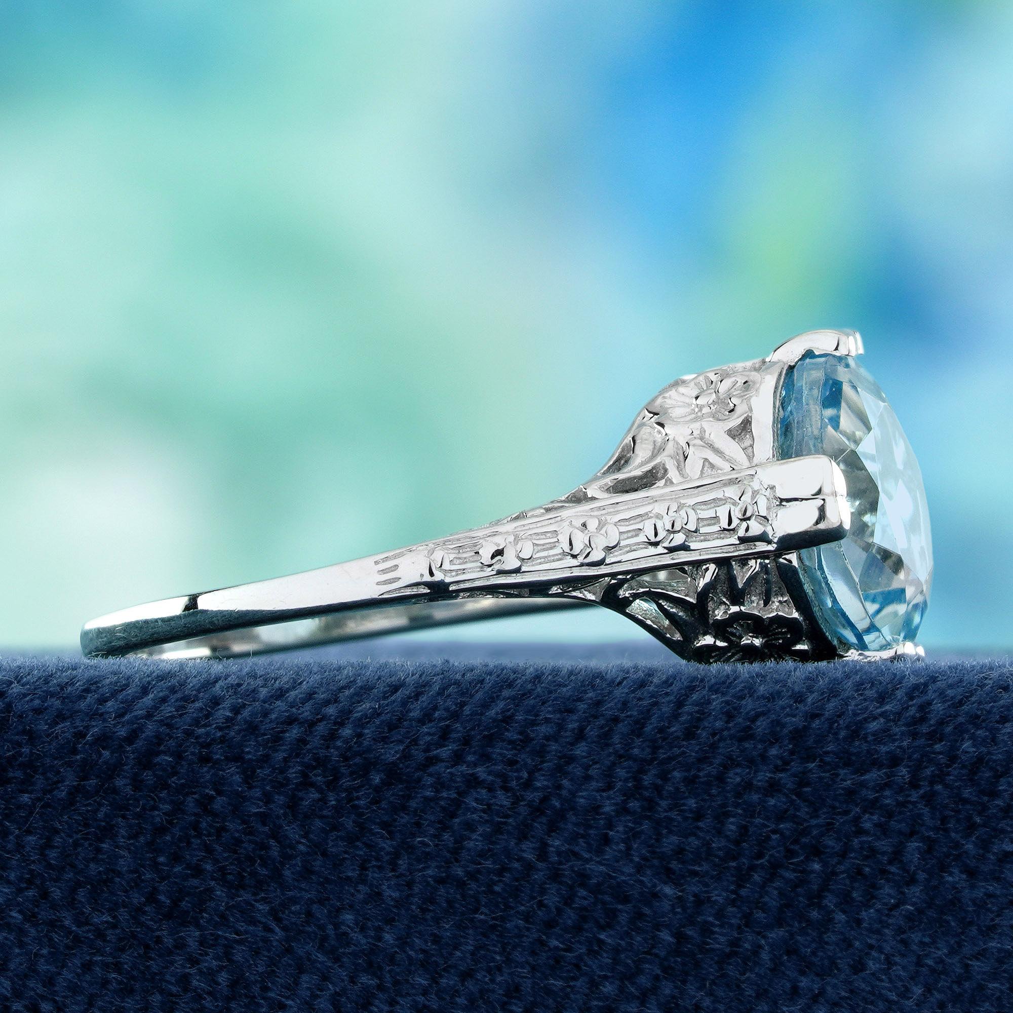 Taglio rotondo Anello in oro bianco 9K in stile solitario d'epoca con topazio blu rotondo naturale in filigrana in vendita