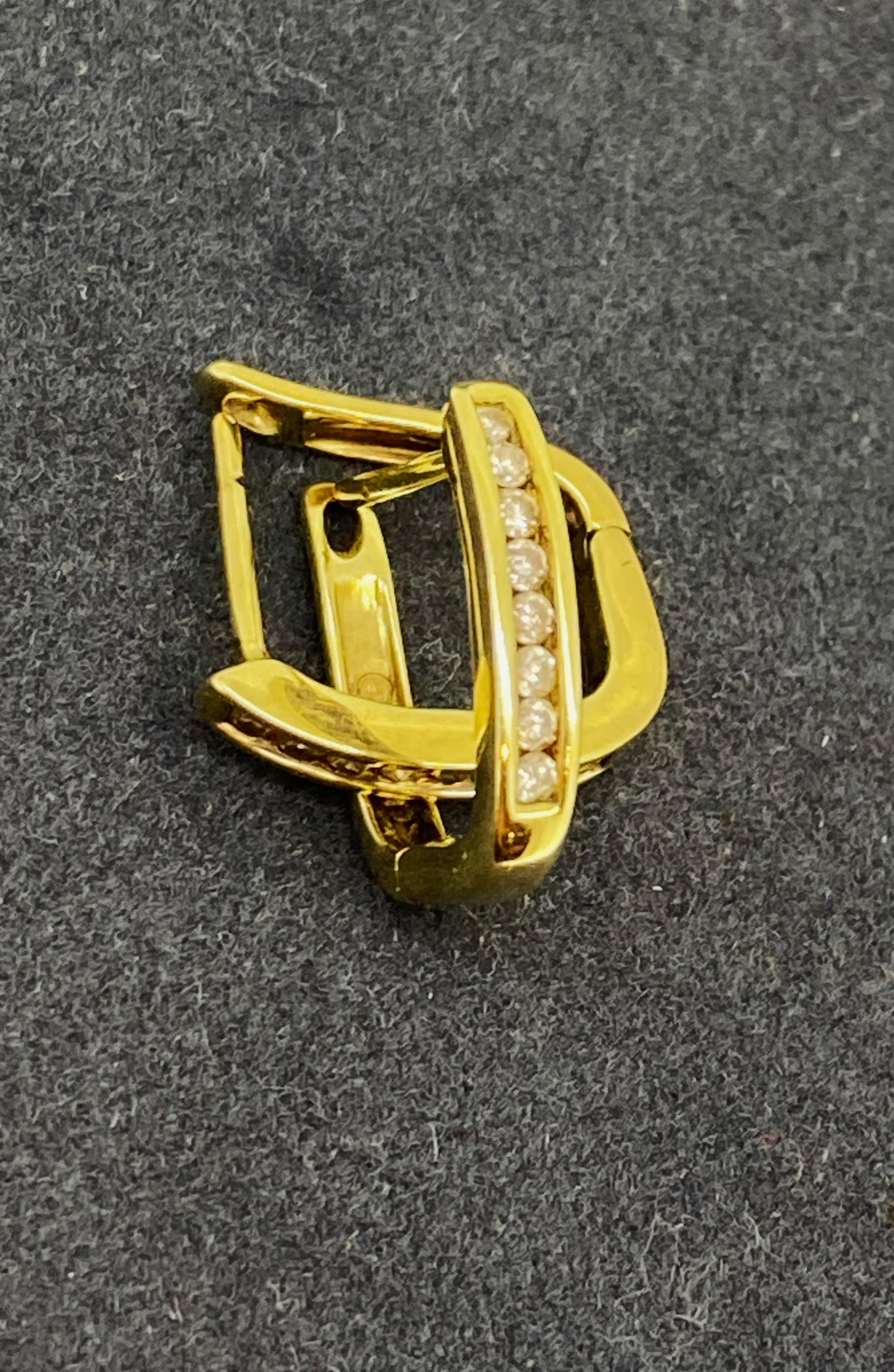 Taille ronde Boucles d'oreilles en or jaune 9K et diamant 0,30ct, fermetures anglaises, 16mm de long. en vente