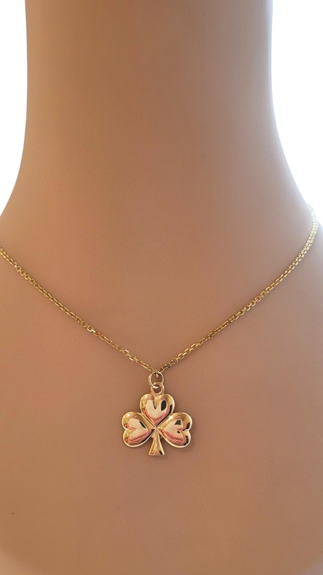 Breloque trèfle à 3 feuilles en or jaune 9 carats n° 18448 en vente 1