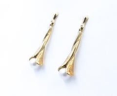 9K Yellow Gold Akoya Pearl Drop Earrings