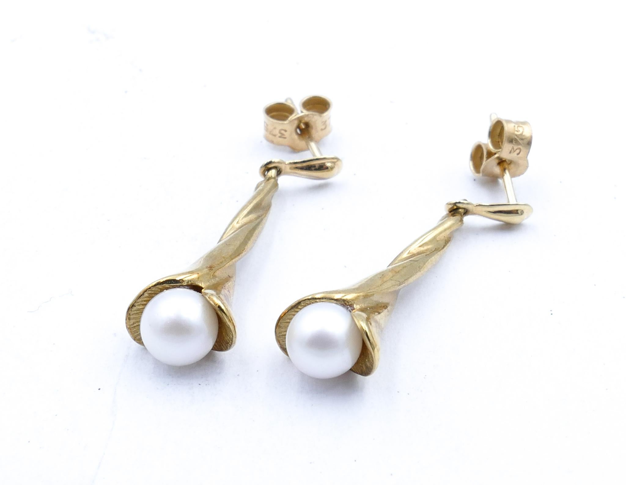 Art Nouveau 9K Yellow Gold Akoya Pearl Drop Earrings For Sale