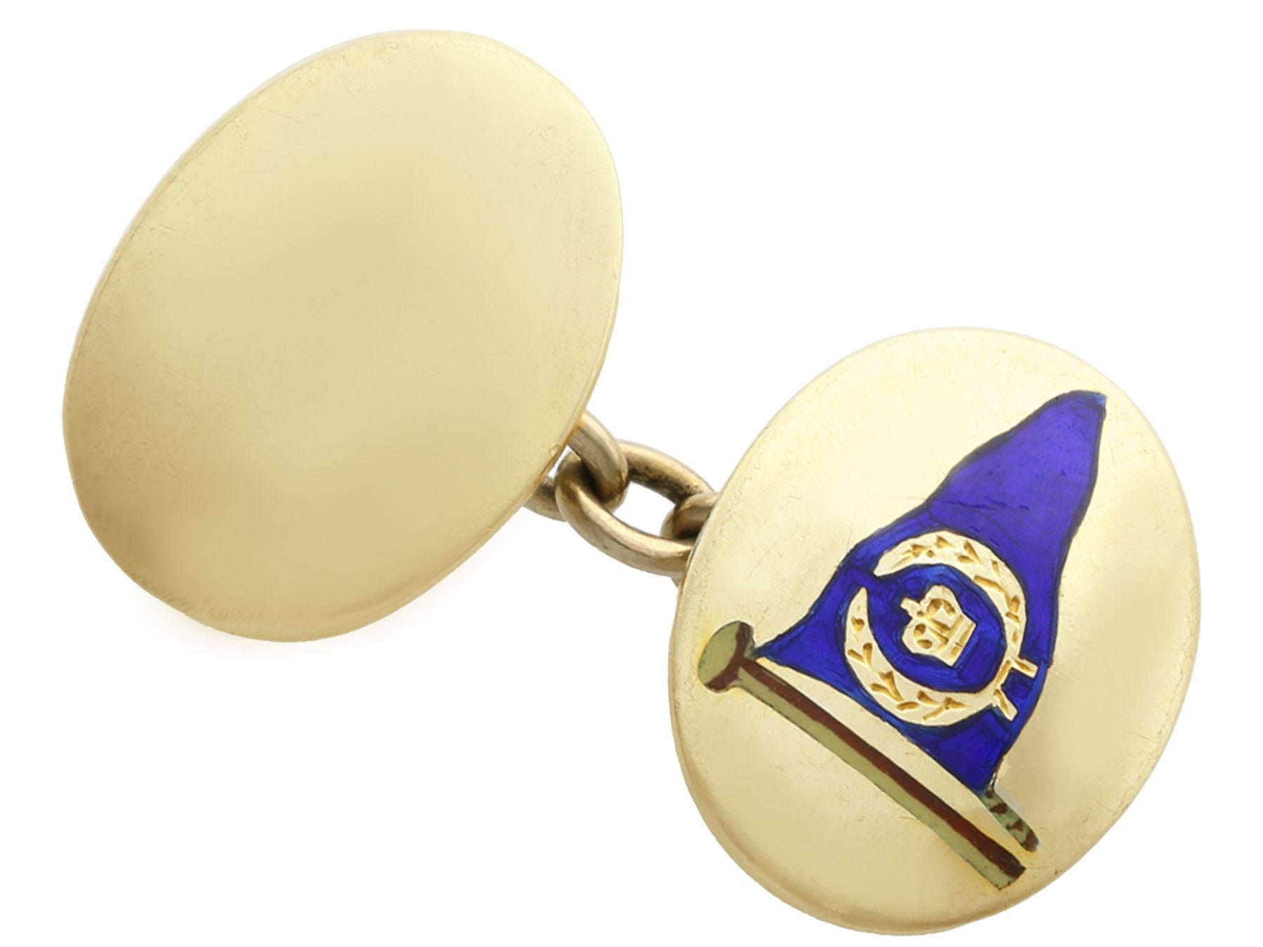 A fine and impressive pair of 9 carat yellow gold cufflinks with enamel decoration; part of our diverse vintage jewelry and estate jewelry collections,

These fine and impressive vintage gold cufflinks have been crafted in 9 ct yellow gold.

The