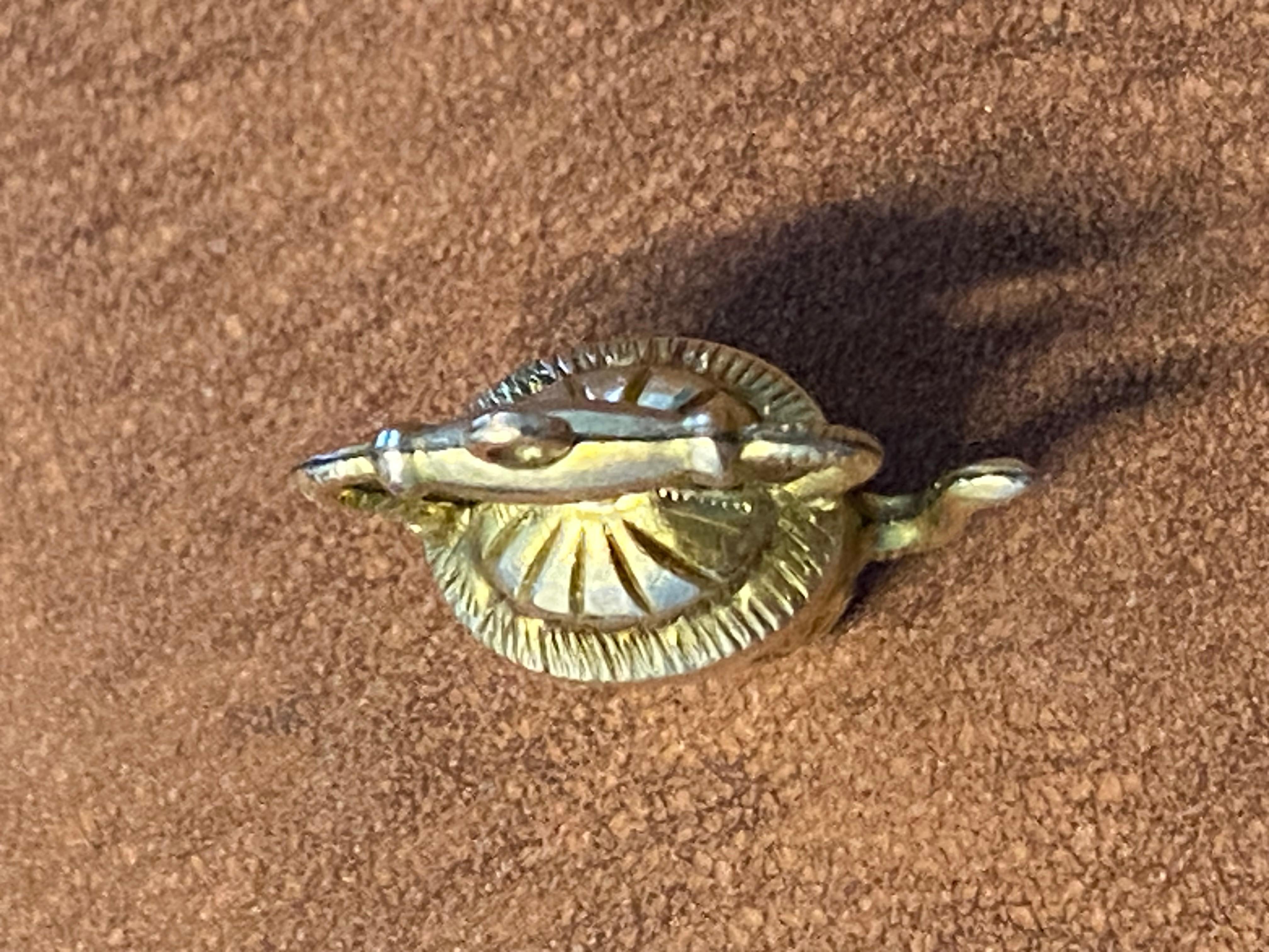 9K Yellow Gold & Bloodstone Base Finely Engraved Vintage Teapot / Kettle Charm For Sale 2