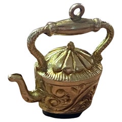 9K Yellow Gold & Bloodstone Base Finely Engraved Vintage Teapot / Kettle Charm