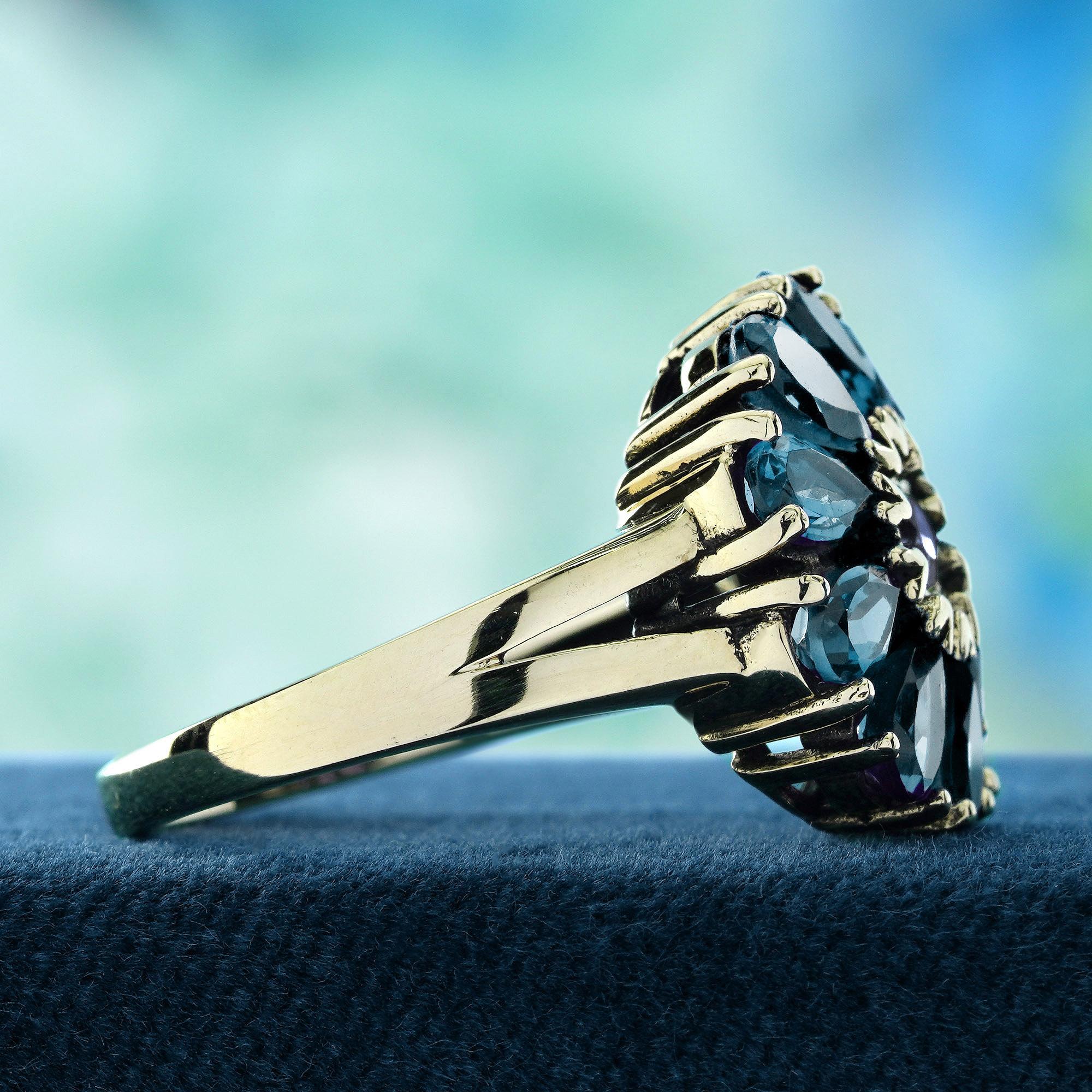 9K Gelbgold Blauer Saphir London Blauer Topas Vintage Style Cluster Ring (Rundschliff) im Angebot