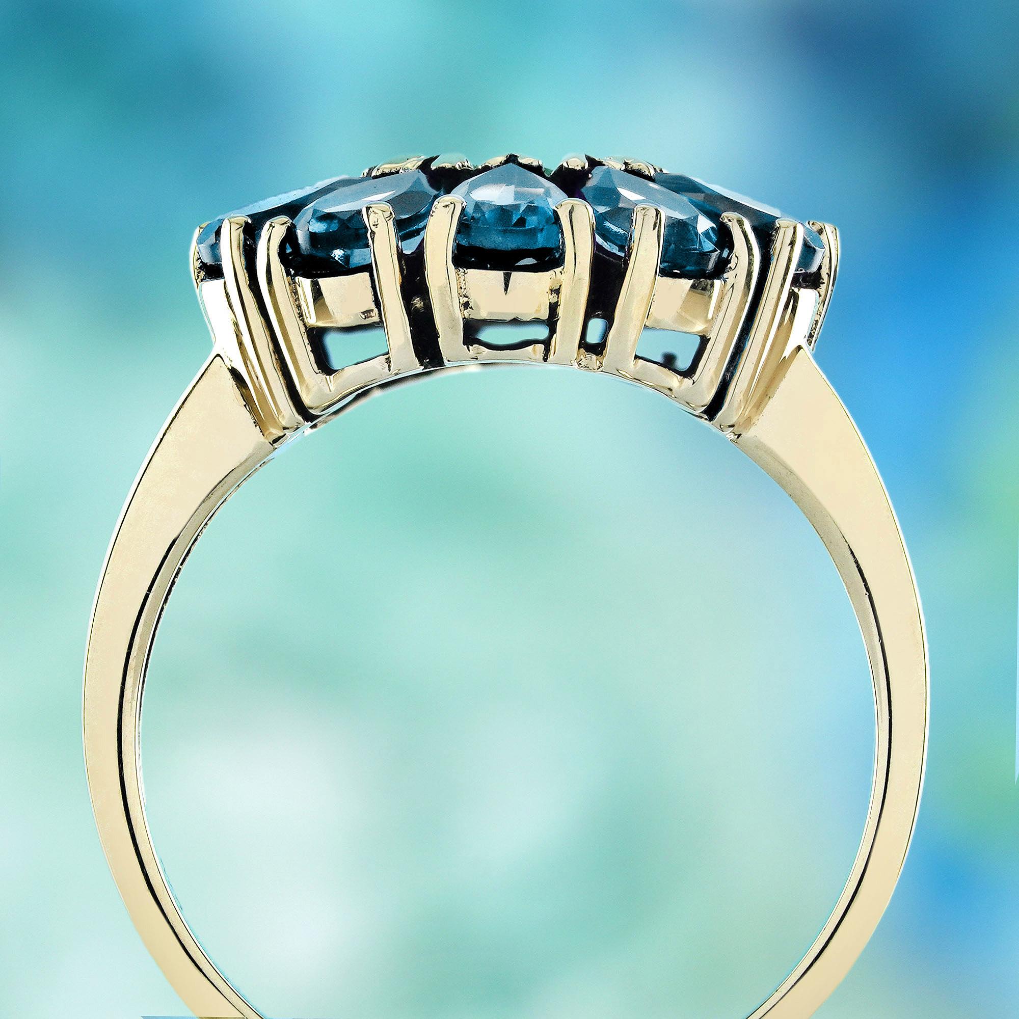 9K Gelbgold Blauer Saphir London Blauer Topas Vintage Style Cluster Ring im Zustand „Neu“ im Angebot in Bangkok, TH