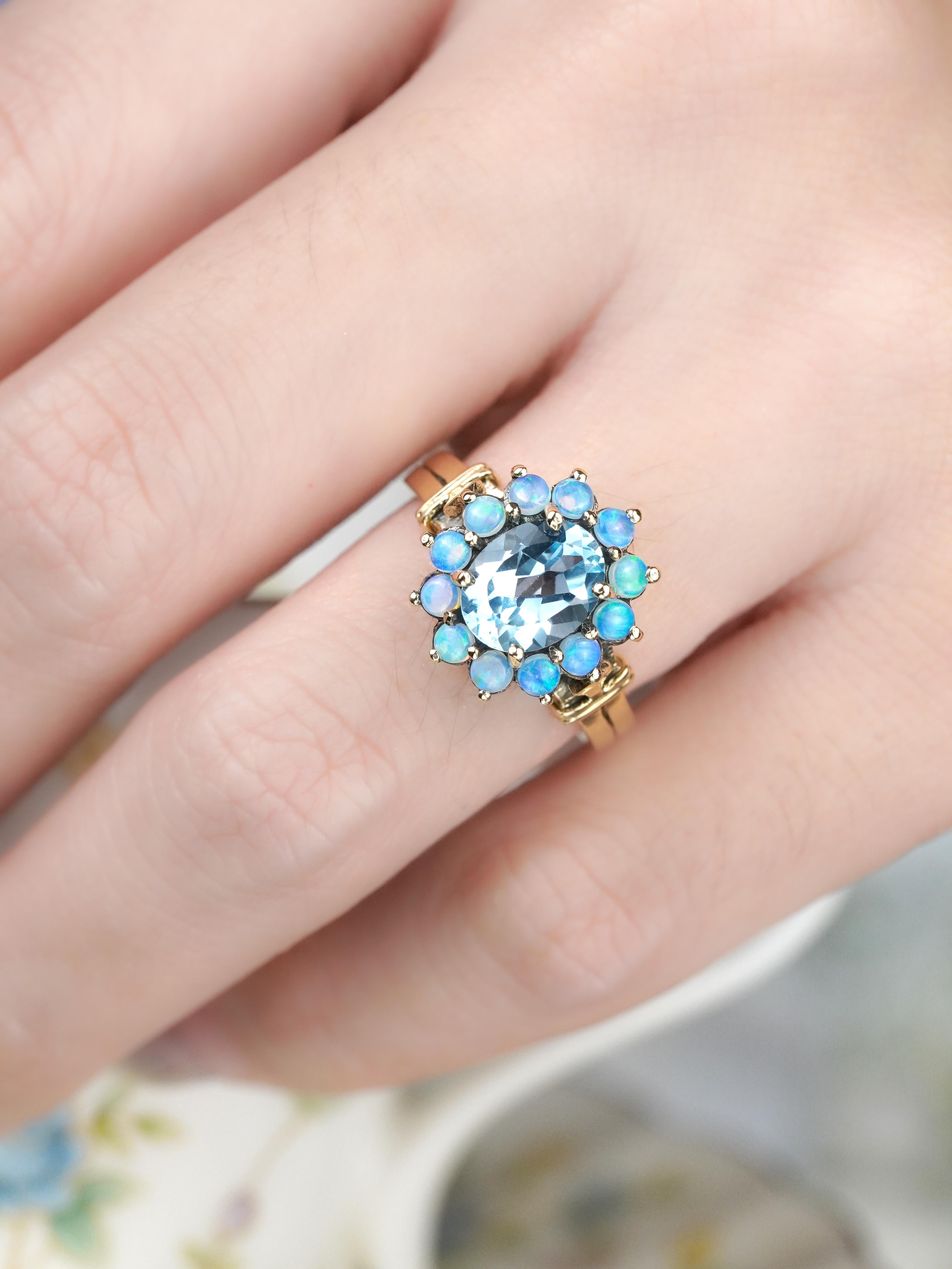 9K Gelbgold Blauer Topas und Opal Vintage Style Cluster Ring im Angebot 3