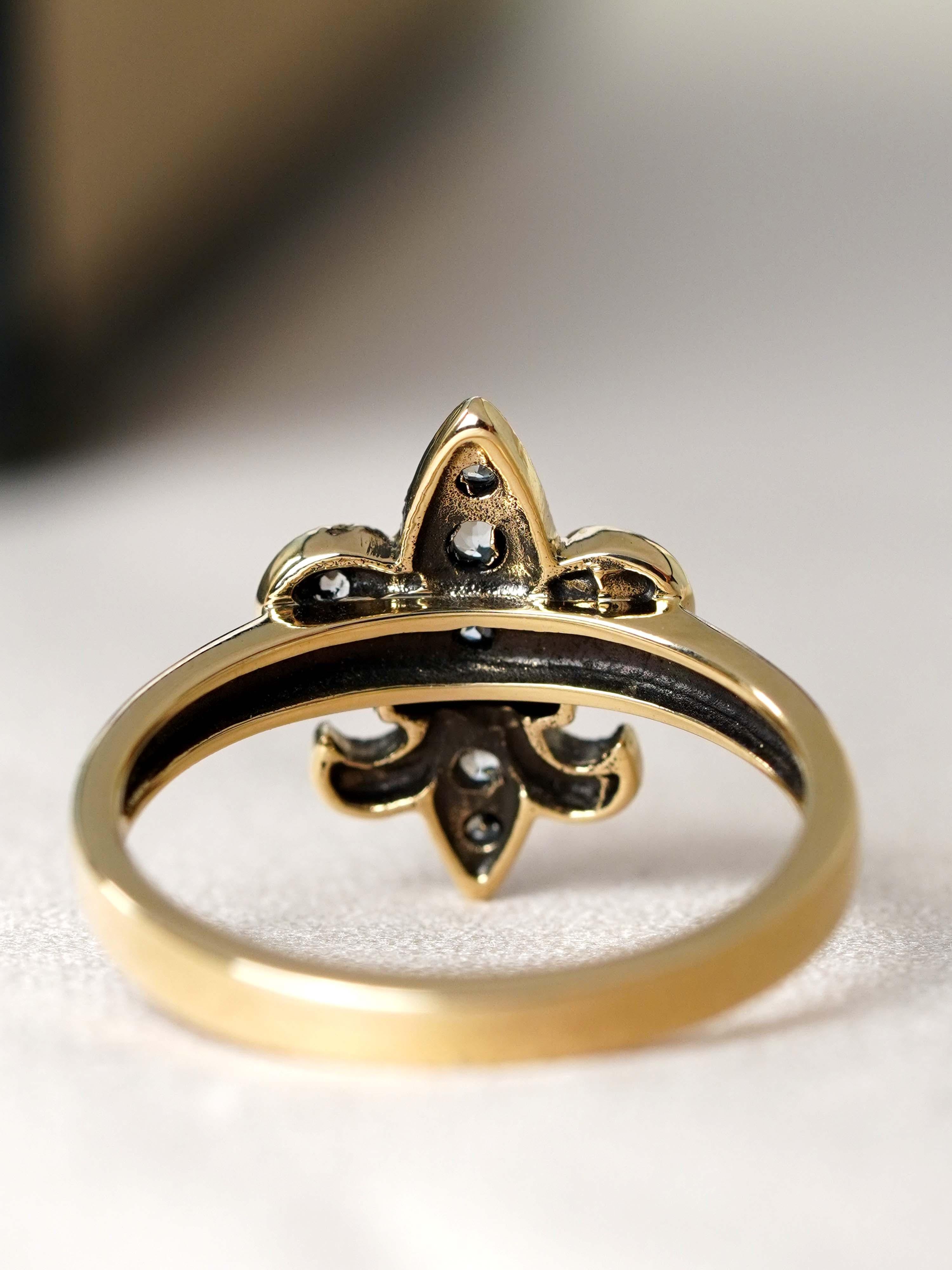 9K Yellow Gold Blue Topaz Vintage Style Fleur De Lis Ring For Sale 3