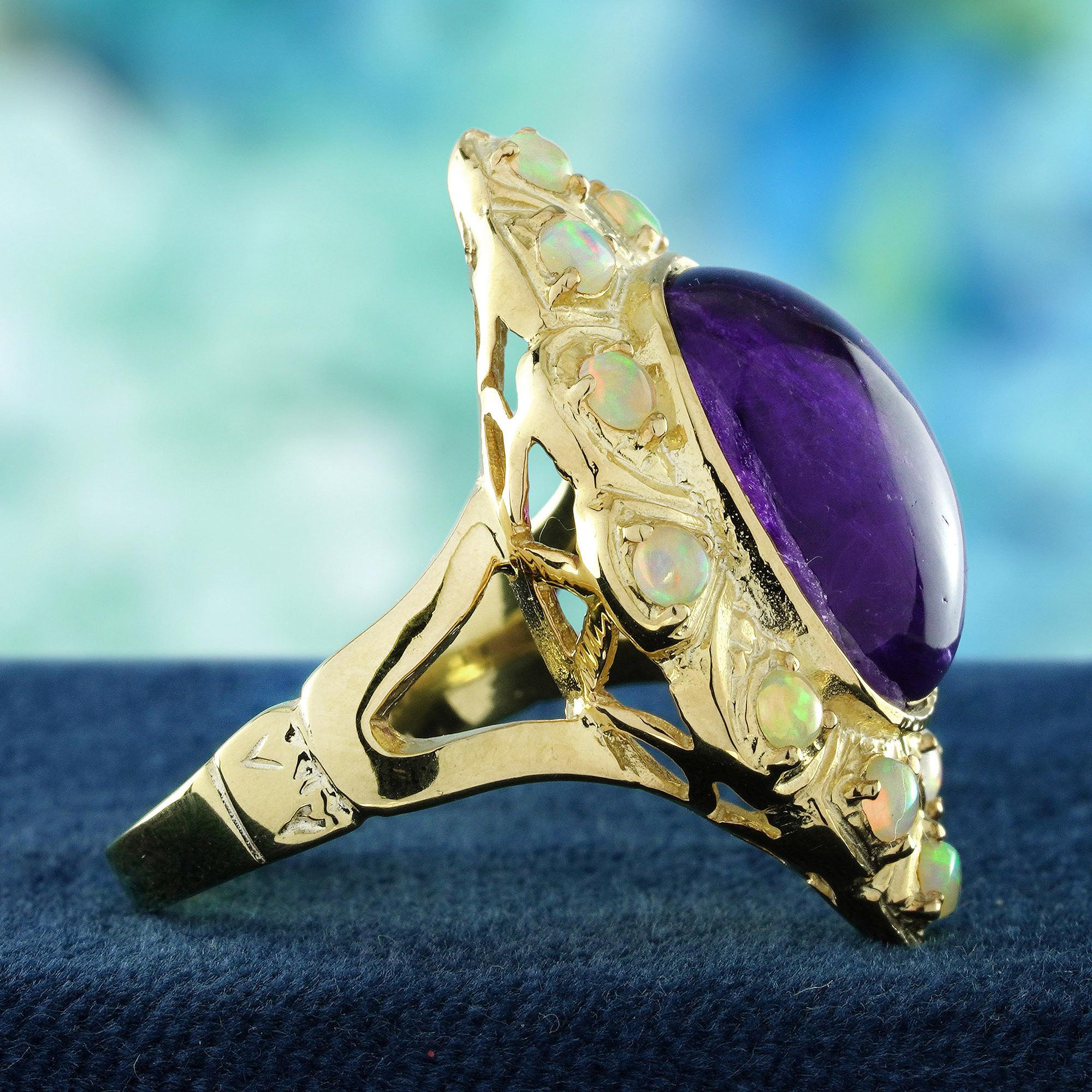 Taille cabochon Bague en or jaune 9K avec améthyste cabochon et opale en vente